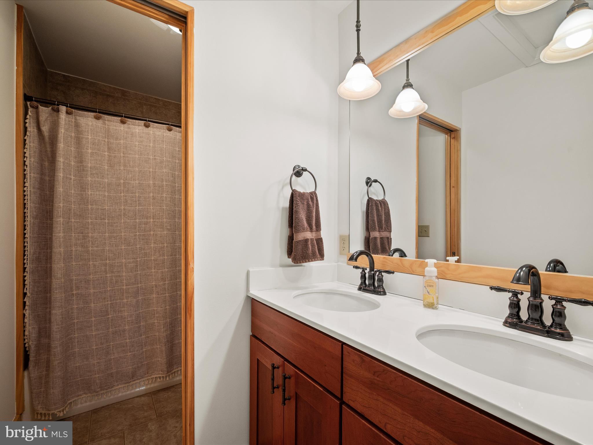 RIVER RIDGE - Residential