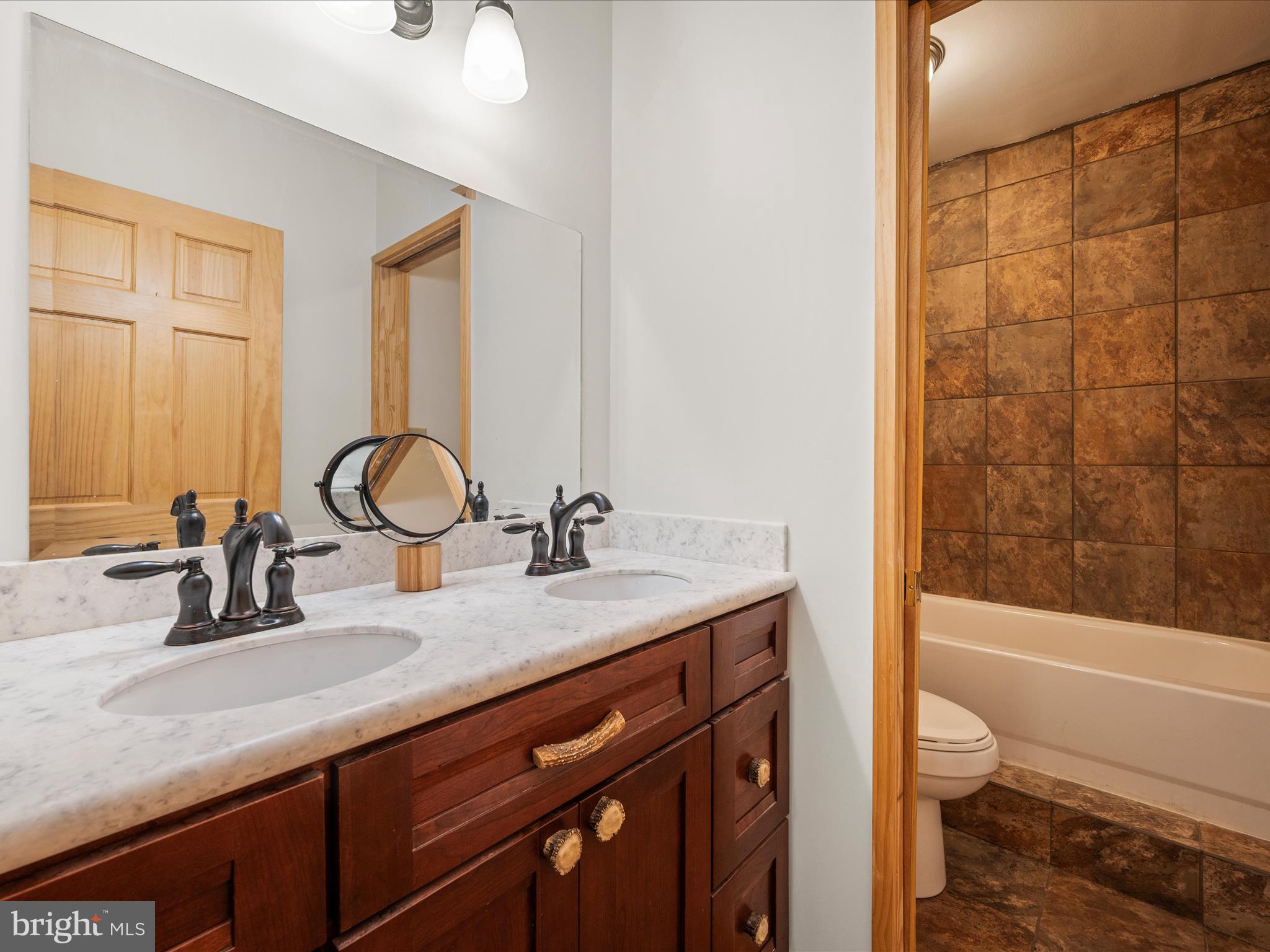 RIVER RIDGE - Residential