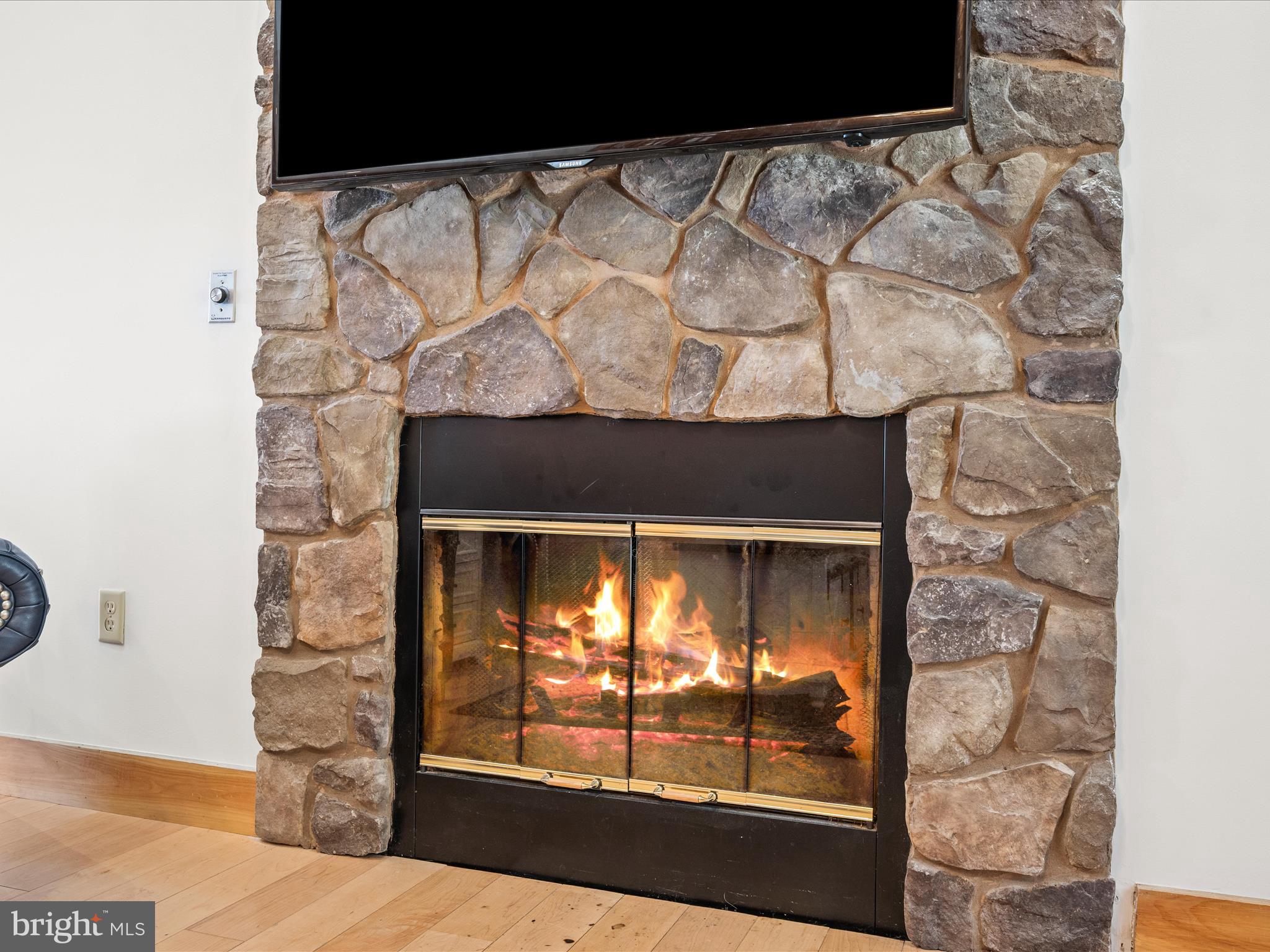 RIVER RIDGE - Residential