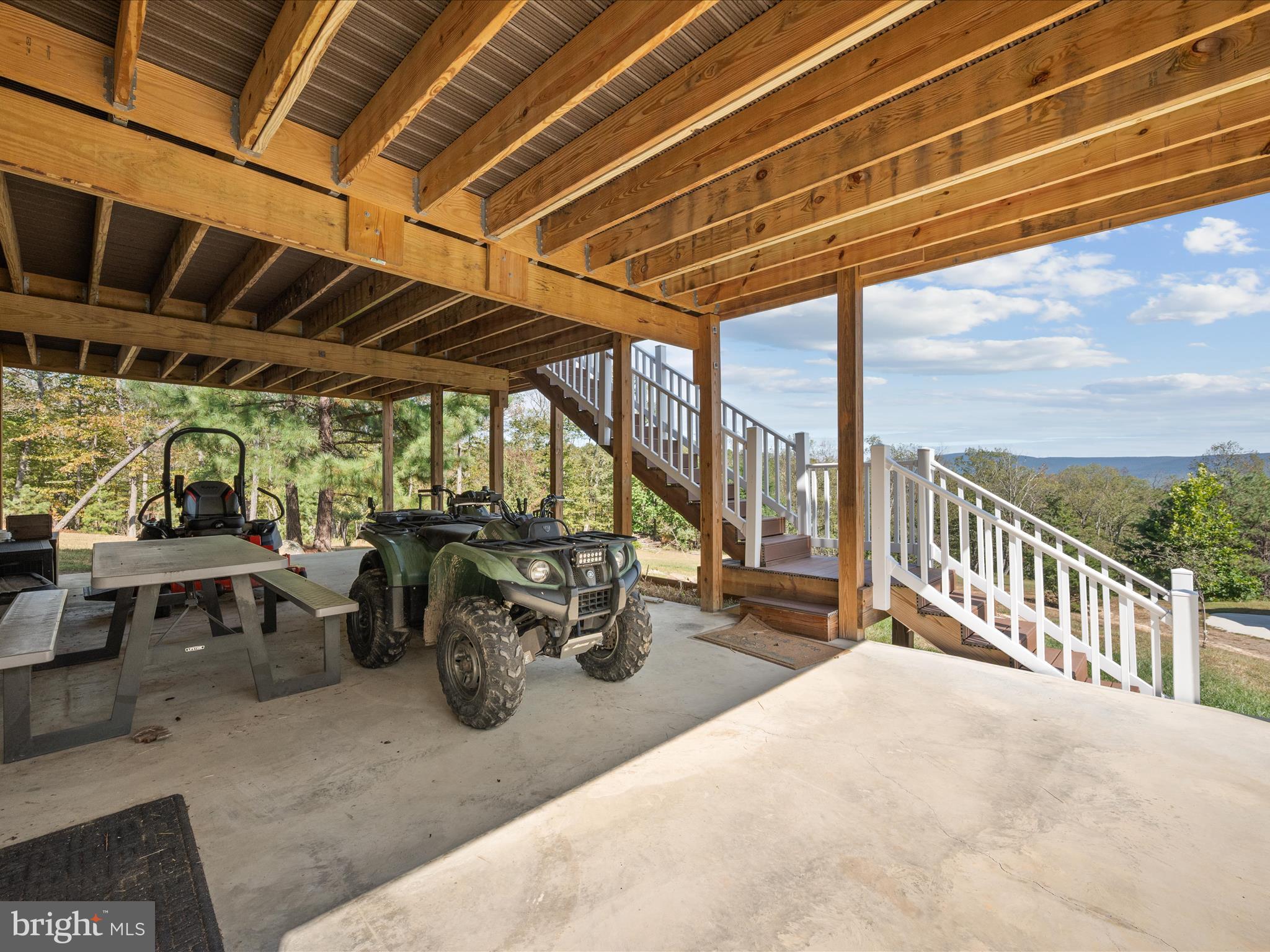 RIVER RIDGE - Residential