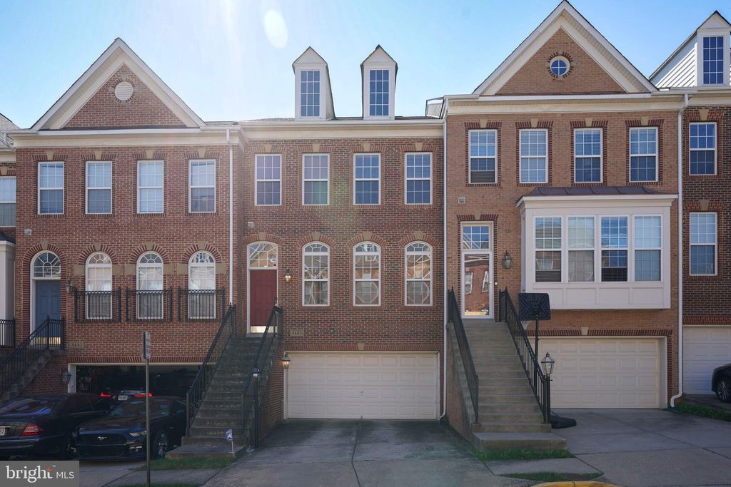 Photo of 5685 Faircloth Court, CENTREVILLE, VA 20120 (MLS # VAFX2273194)