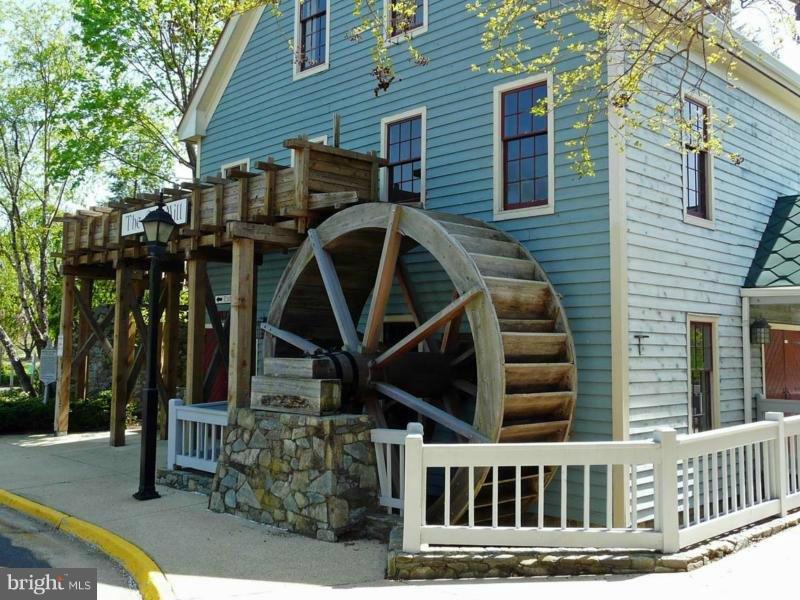 LAKE RIDGE - Residential