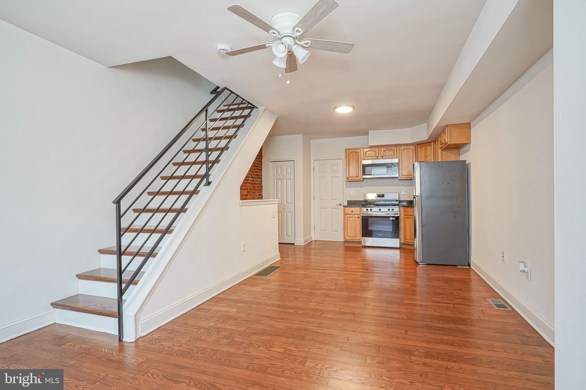 2010 S CROSKEY STREET