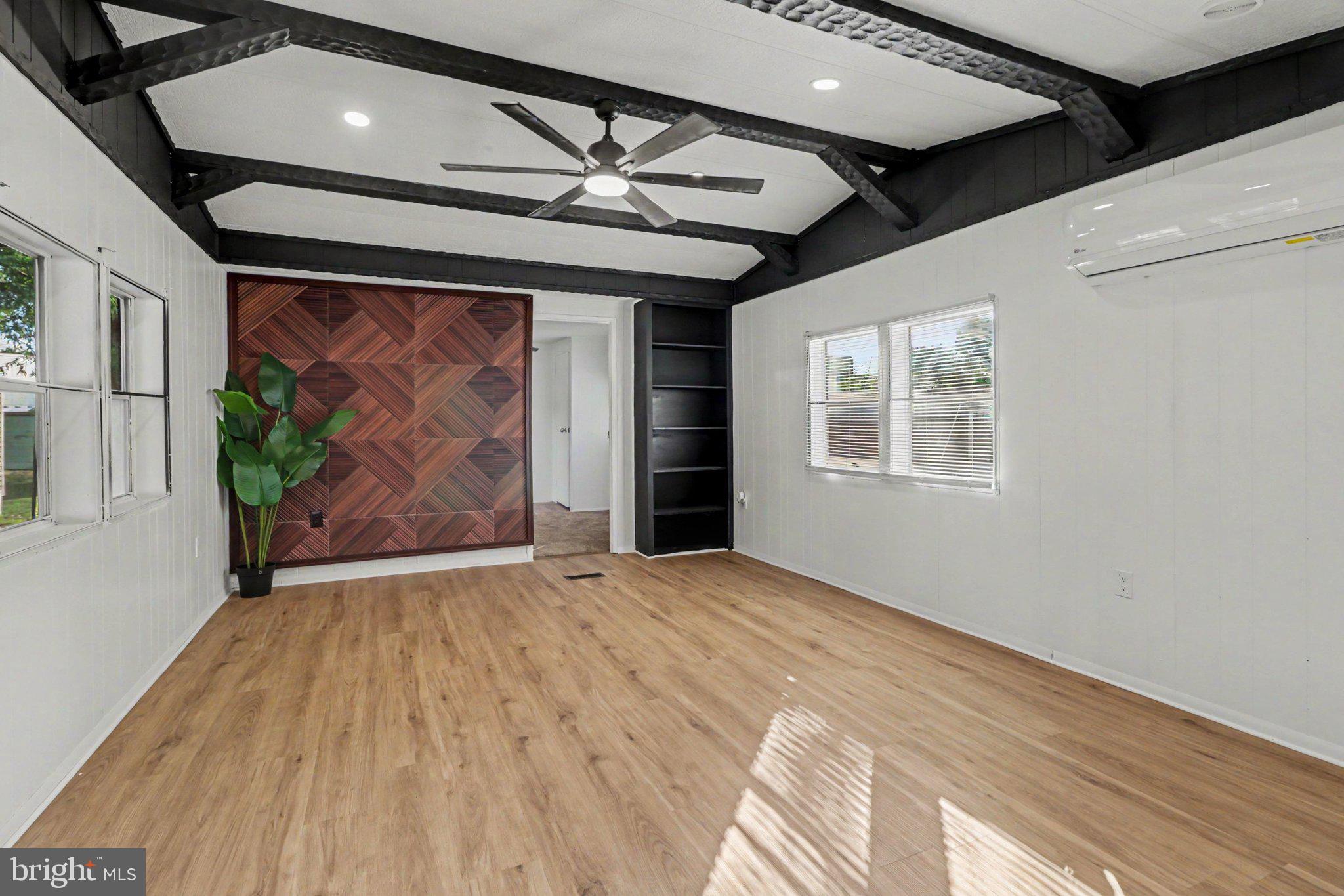 319 BAHAMA CIRCLE