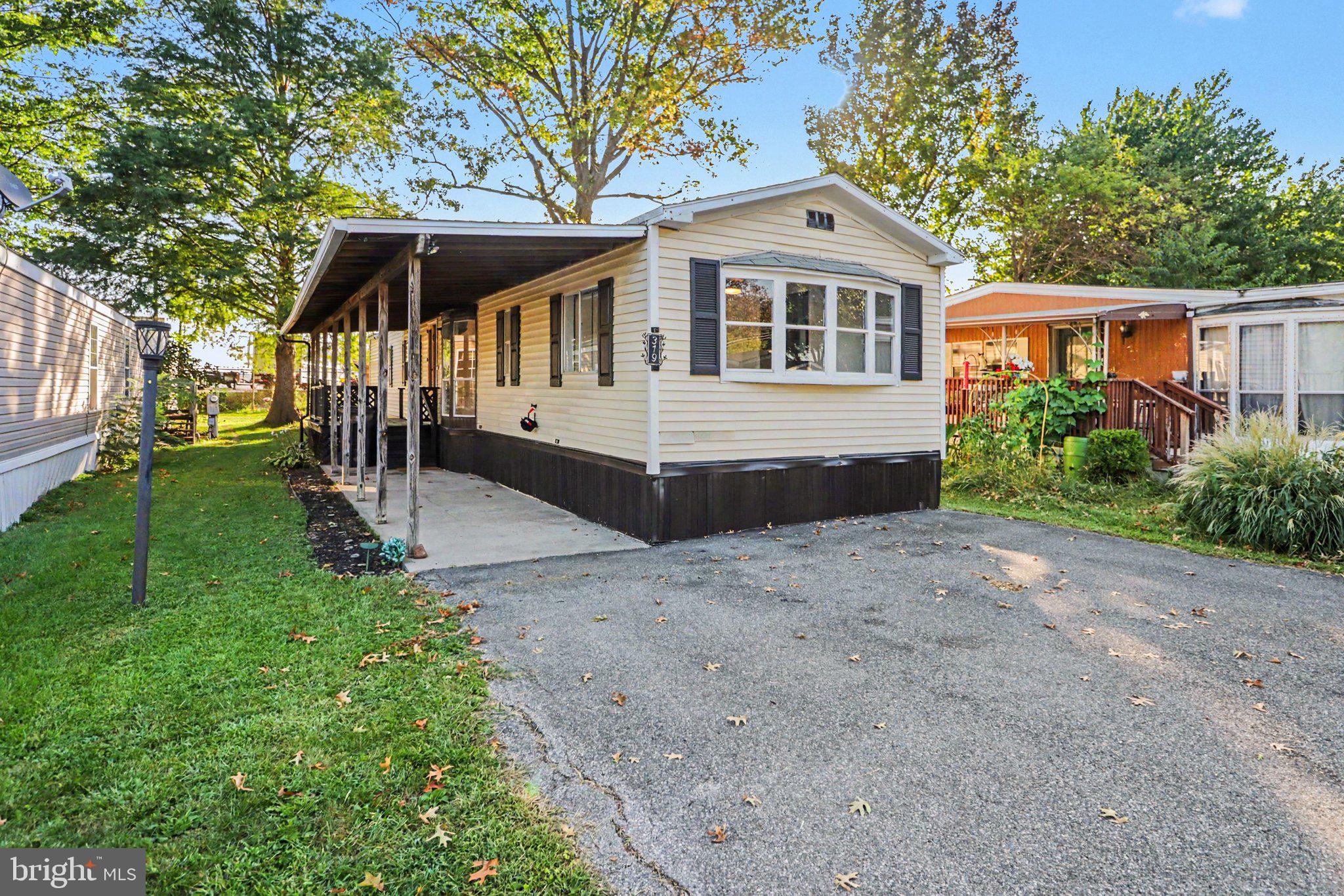 319 BAHAMA CIRCLE