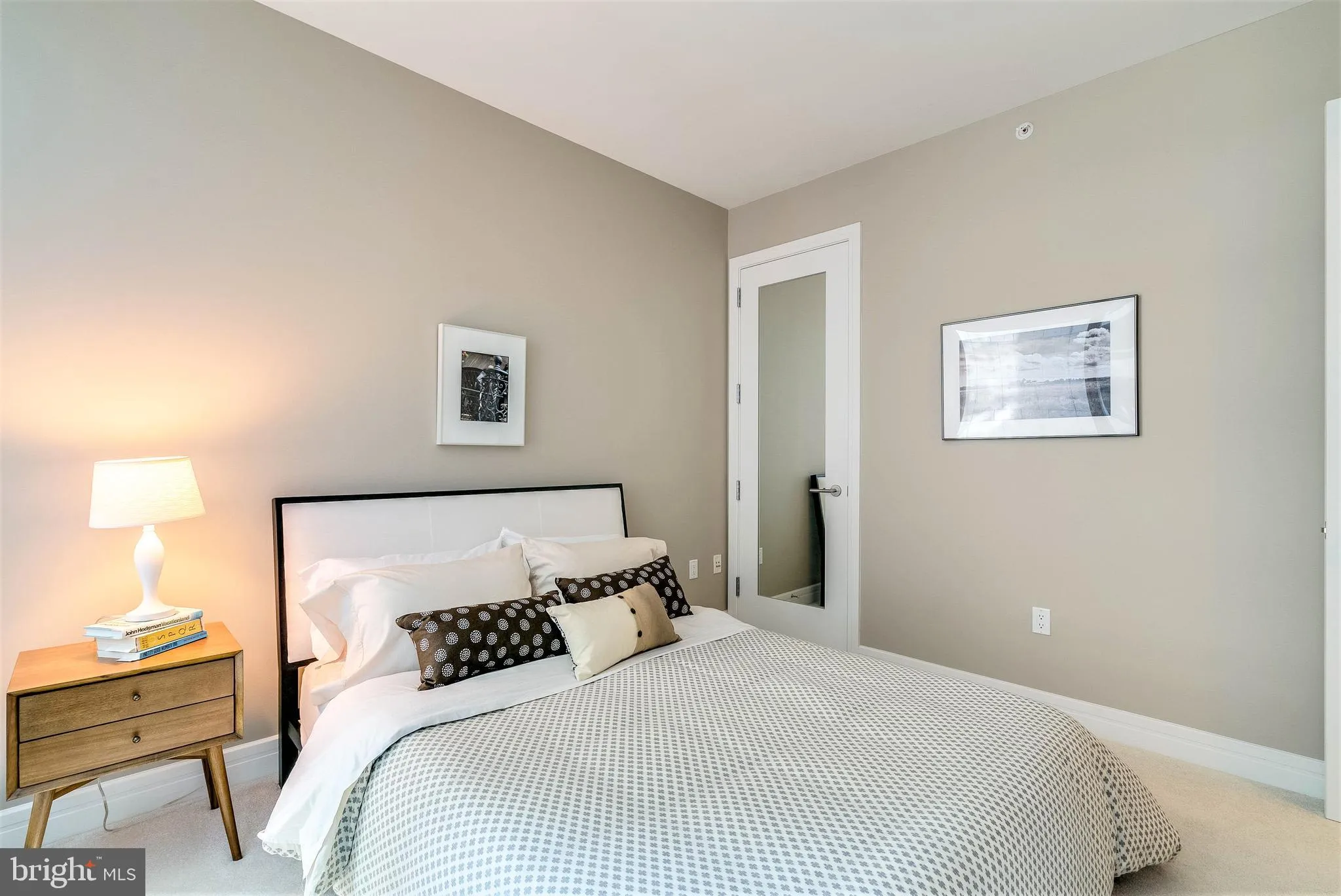 Philadelphia, Pennsylvania 19102, United States, 2 Bedrooms Bedrooms, ,2 BathroomsBathrooms,Residential,Active,149887