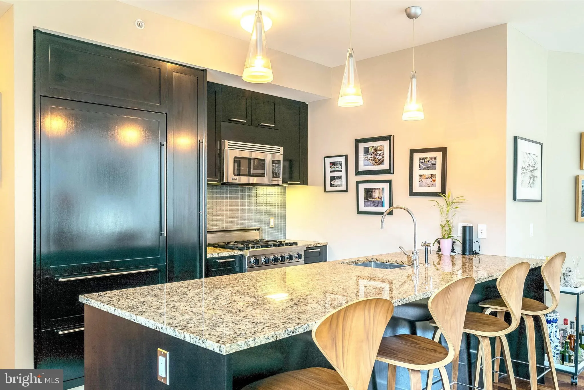 Philadelphia, Pennsylvania 19102, United States, 2 Bedrooms Bedrooms, ,2 BathroomsBathrooms,Residential,Active,149887