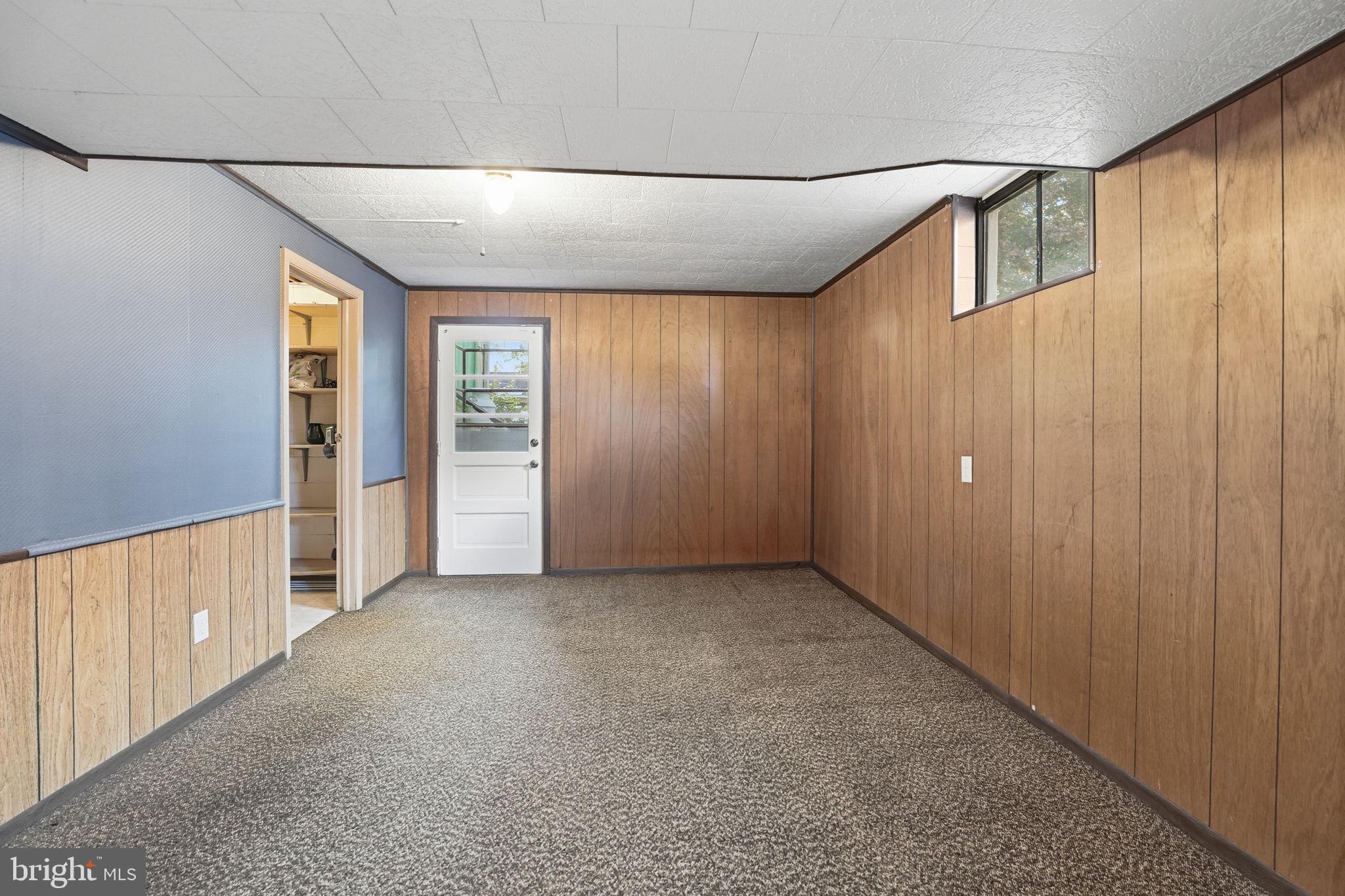 TEMPLETON MANOR - Residential