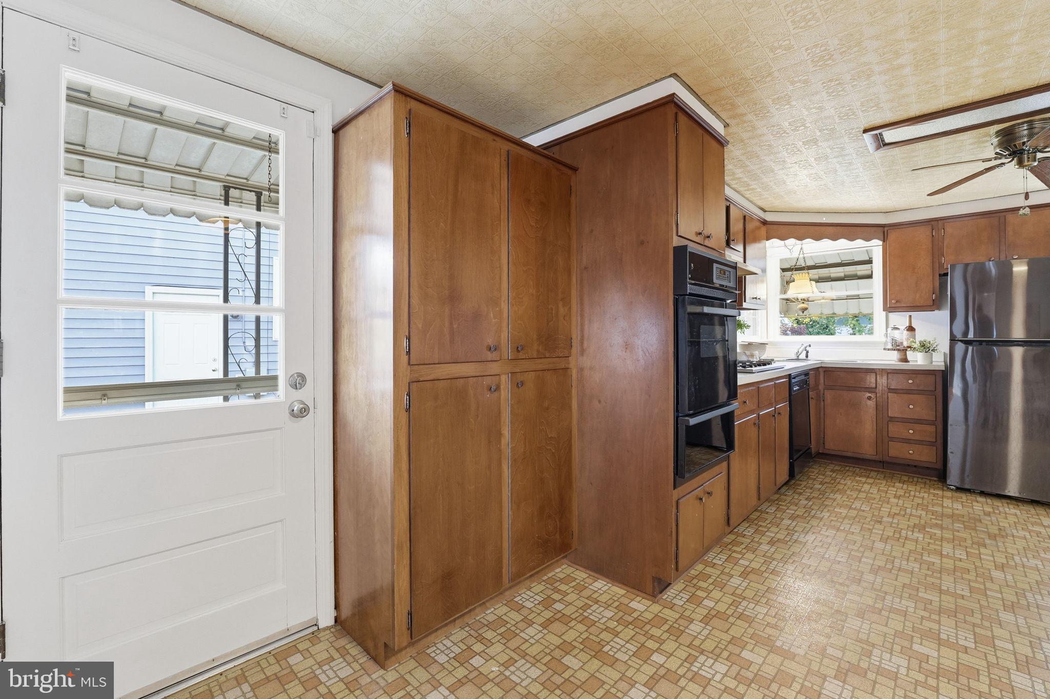 TEMPLETON MANOR - Residential