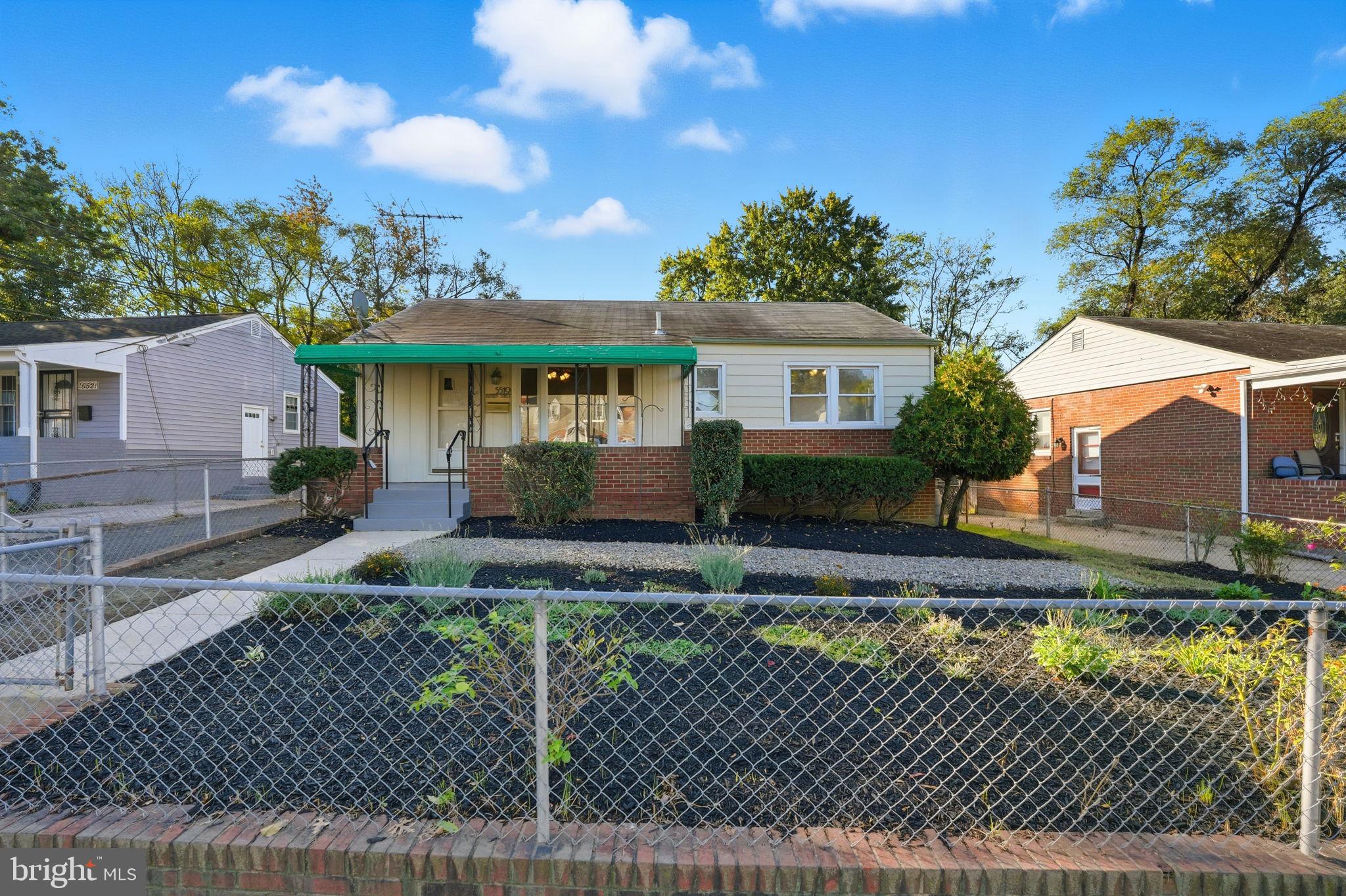 TEMPLETON MANOR - Residential