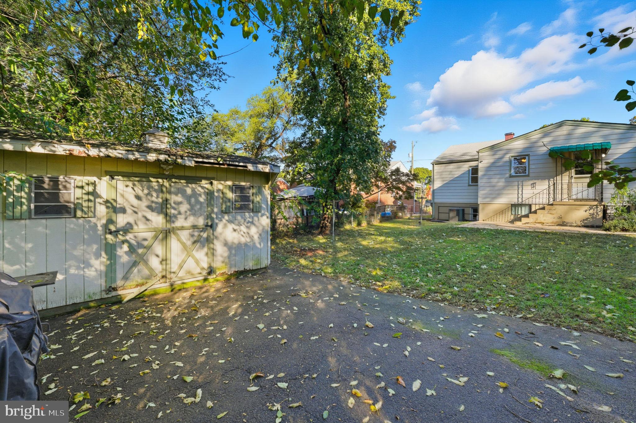 TEMPLETON MANOR - Residential