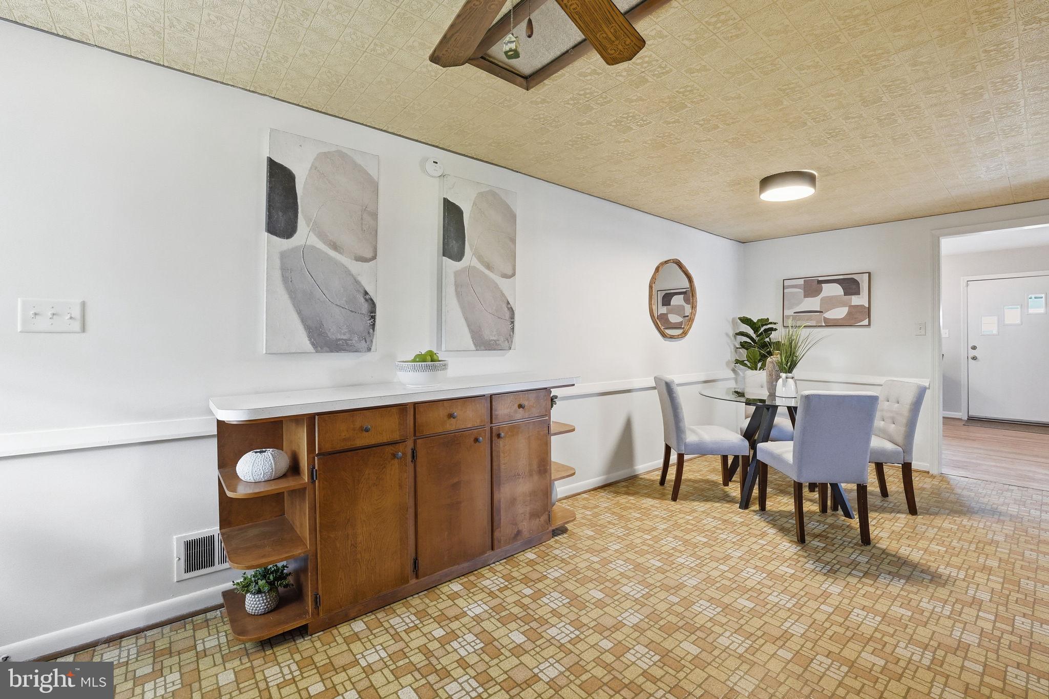 TEMPLETON MANOR - Residential