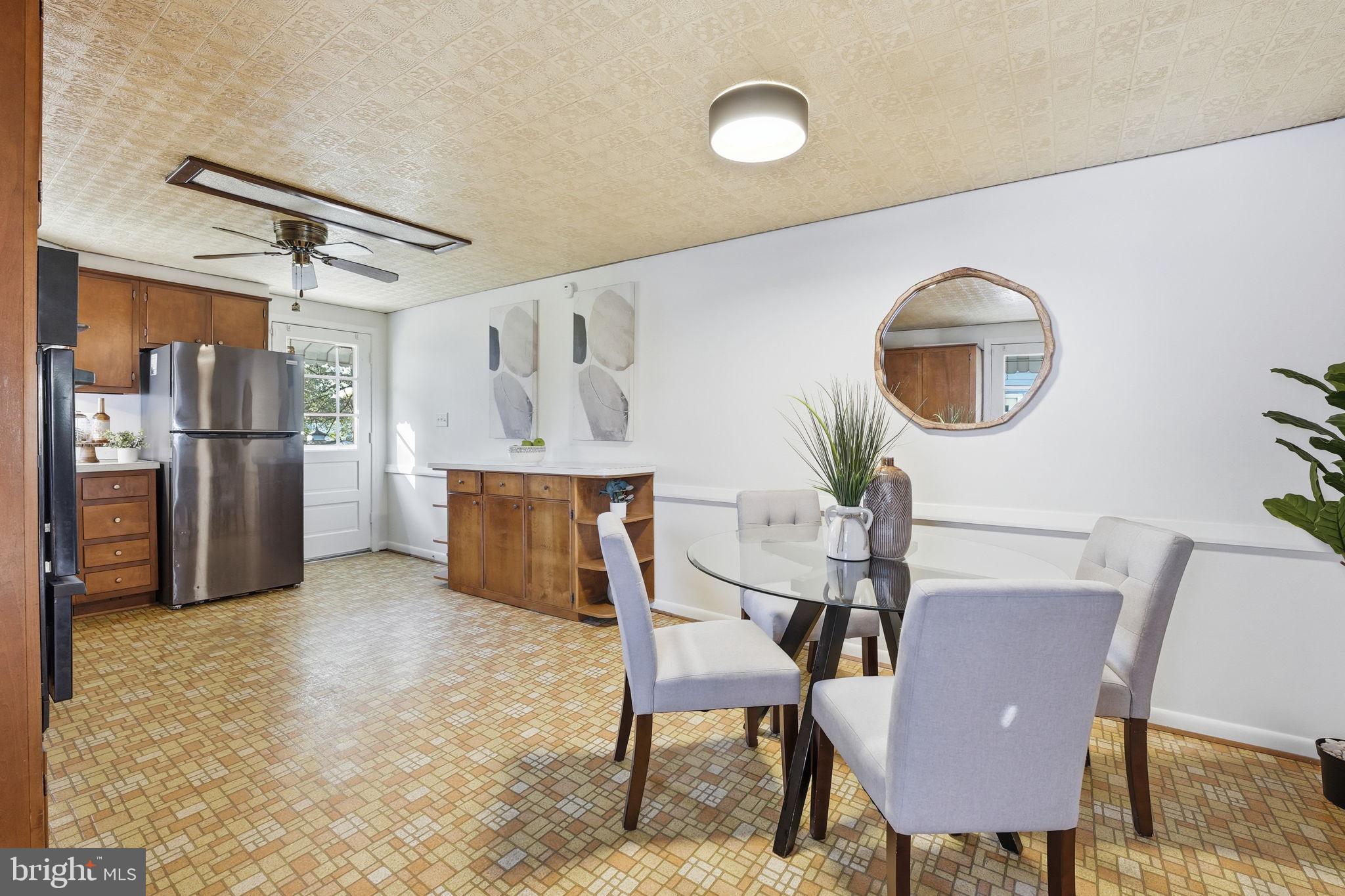 TEMPLETON MANOR - Residential