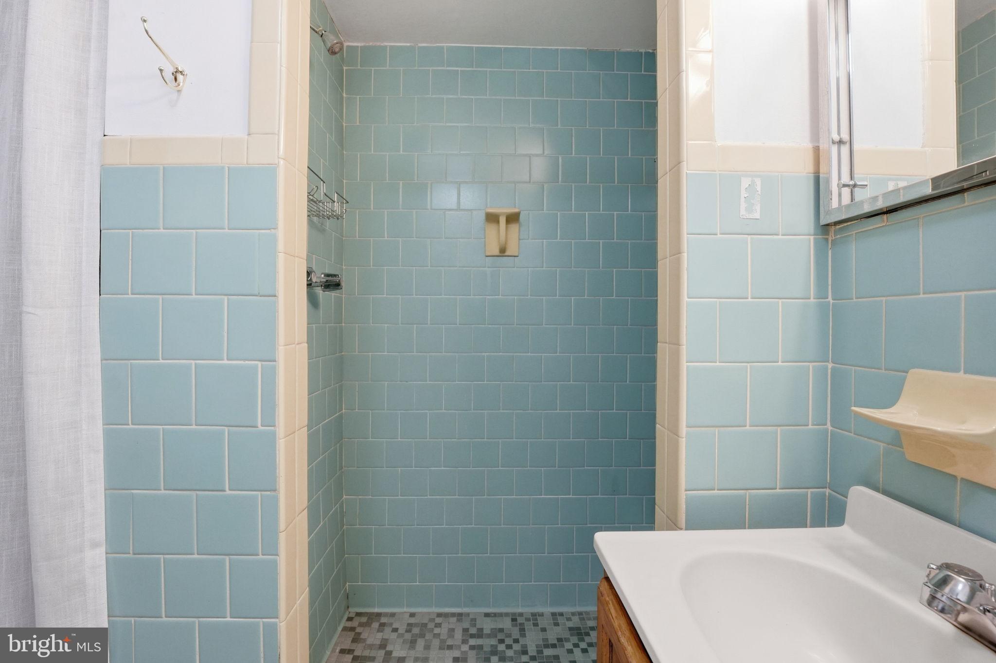 TEMPLETON MANOR - Residential