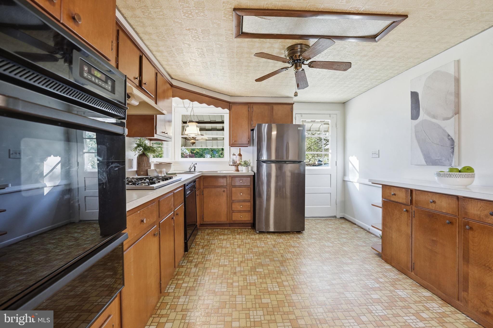 TEMPLETON MANOR - Residential