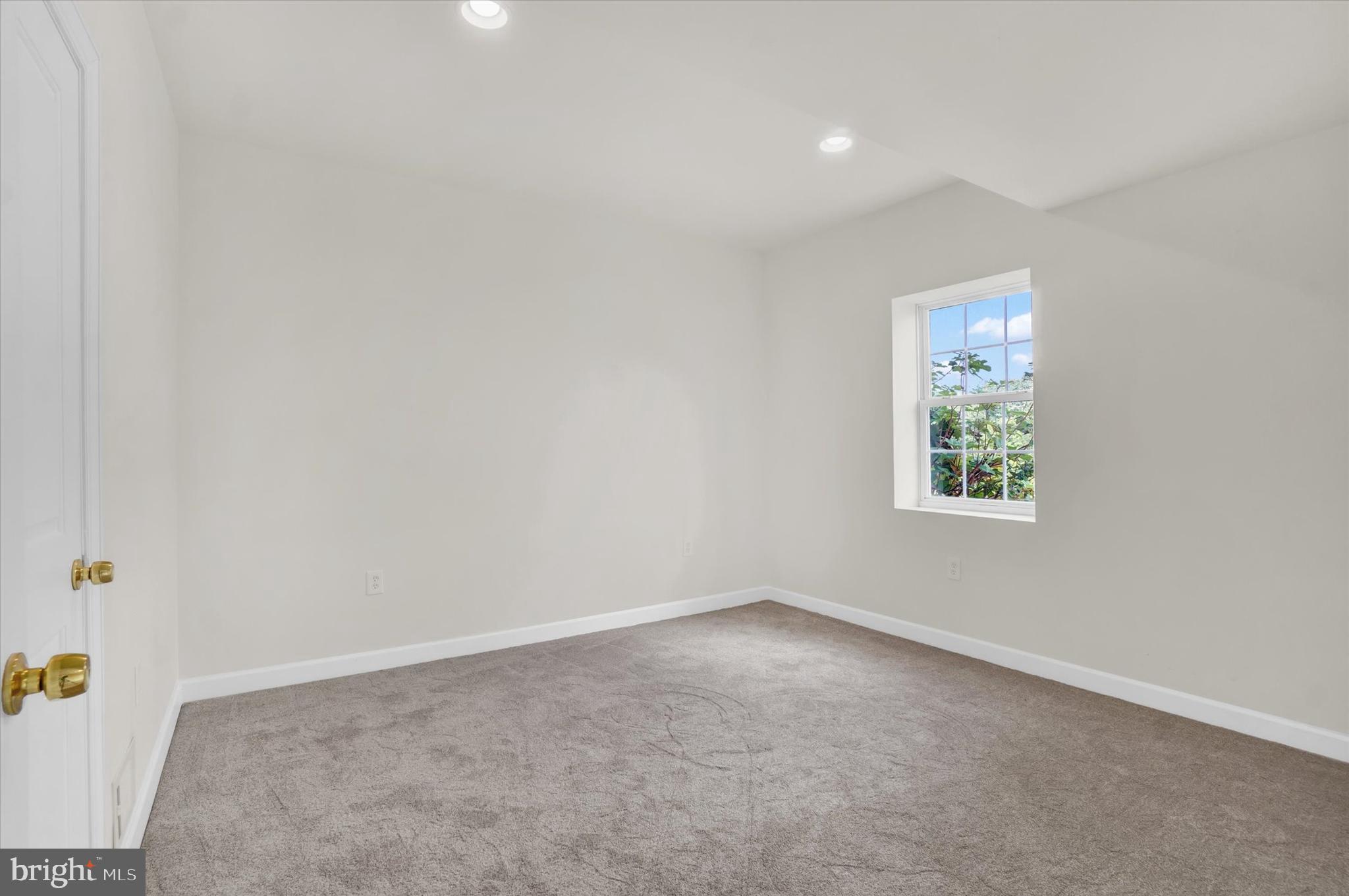 VERNON WOODS - Residential