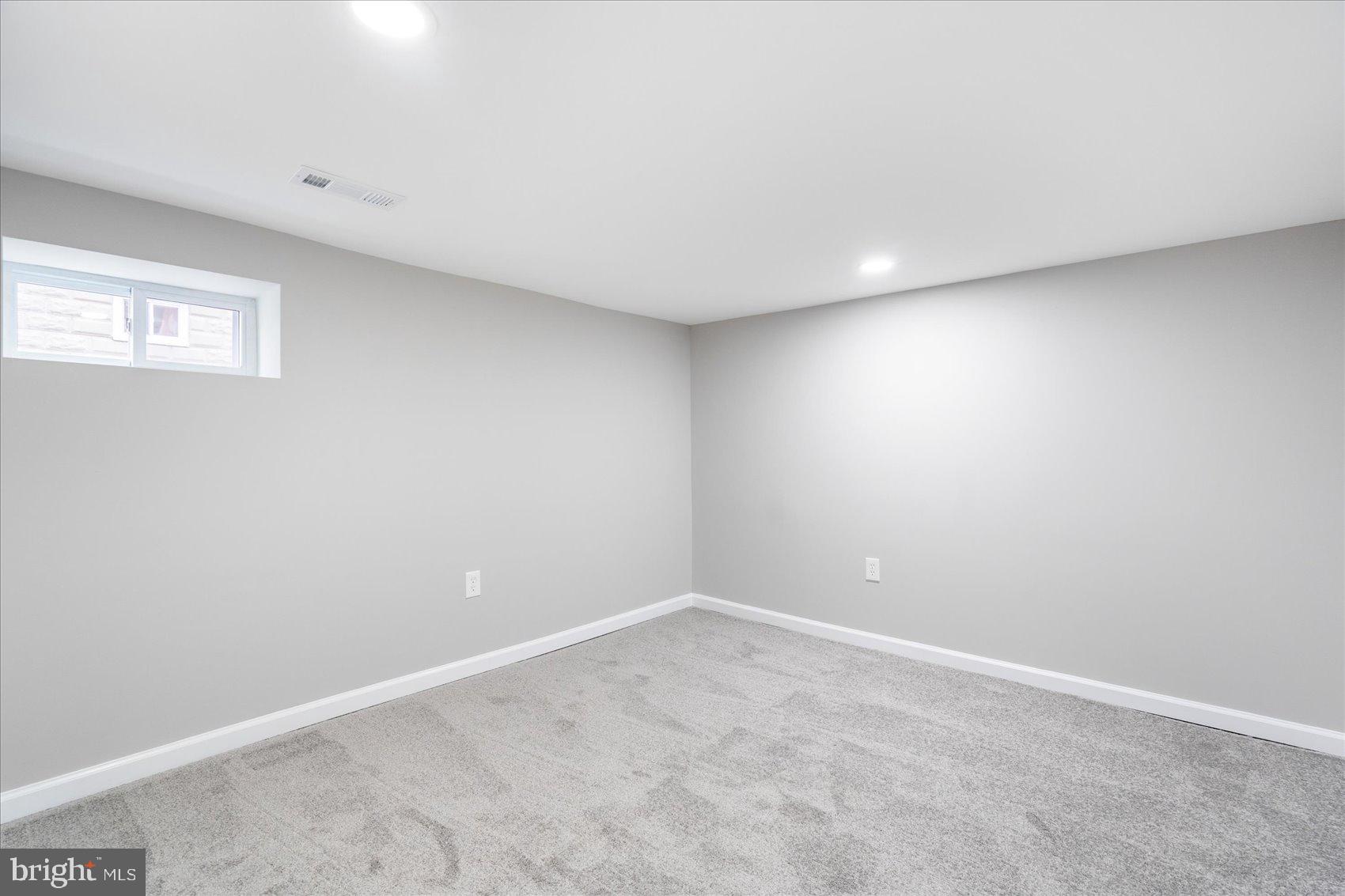 WINDSOR HILLS - Residential