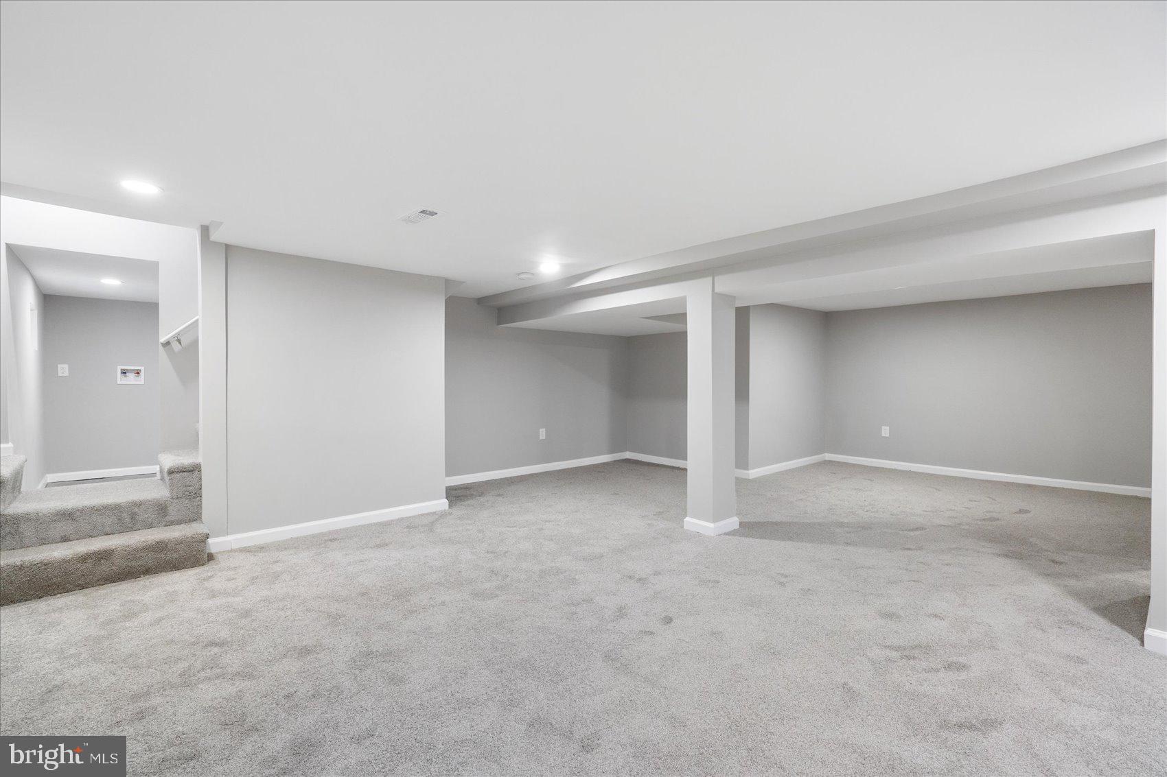 WINDSOR HILLS - Residential