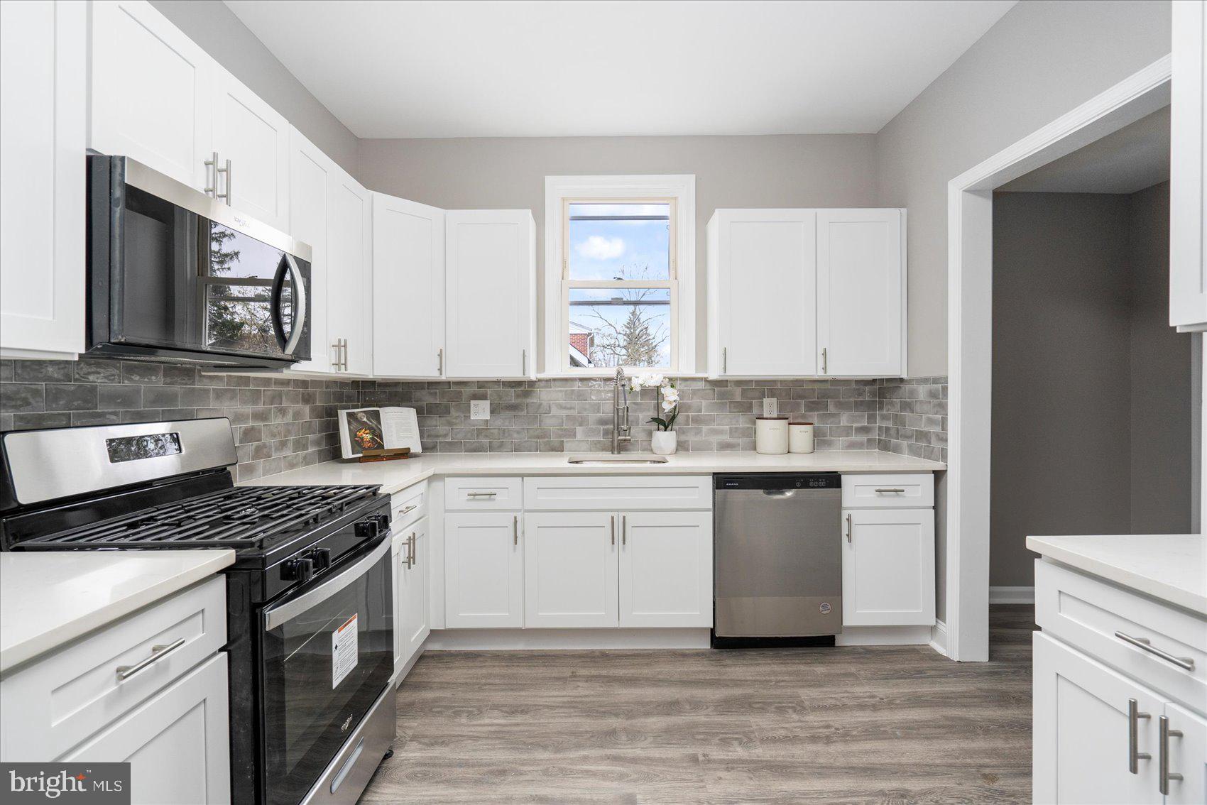 WINDSOR HILLS - Residential