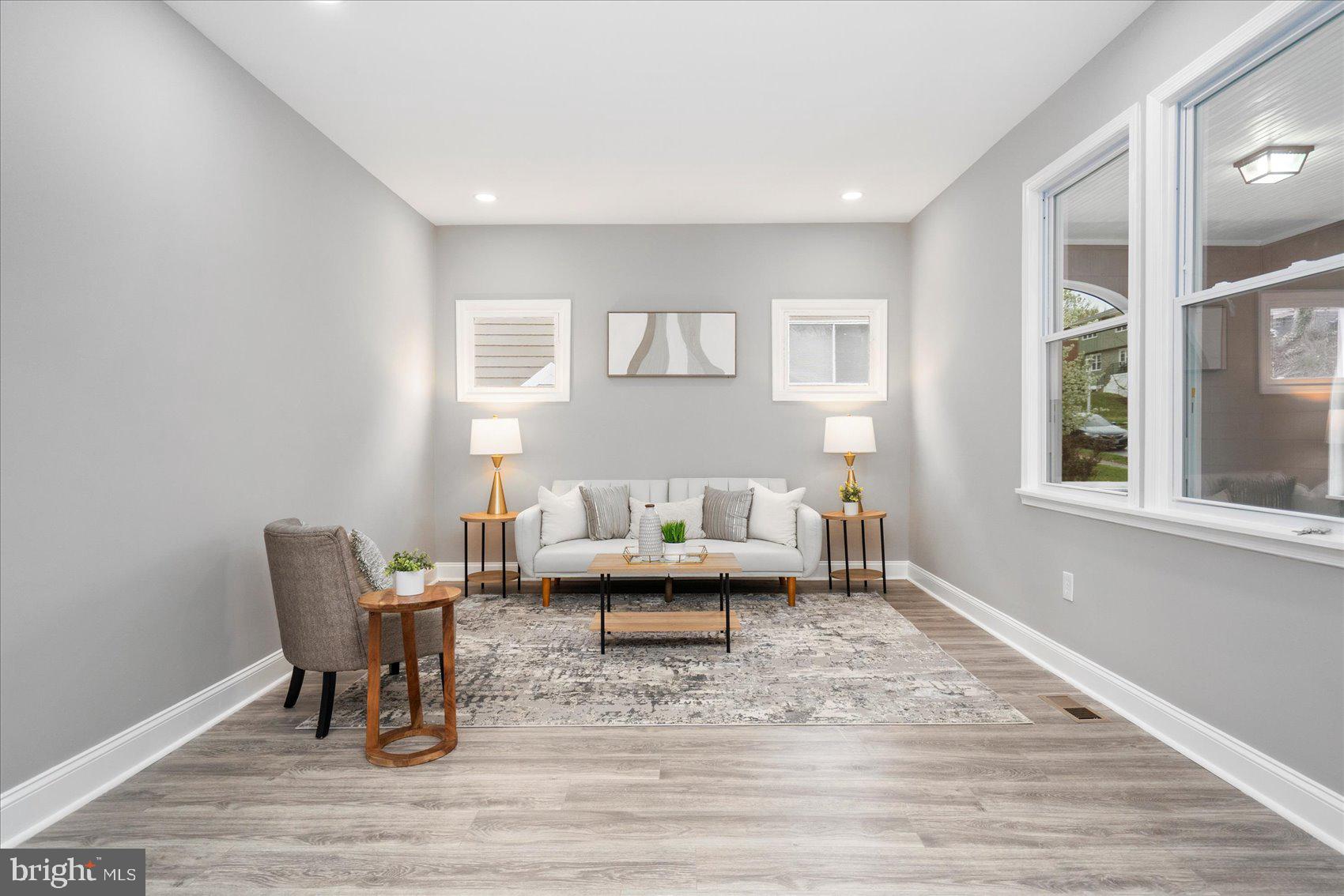 WINDSOR HILLS - Residential