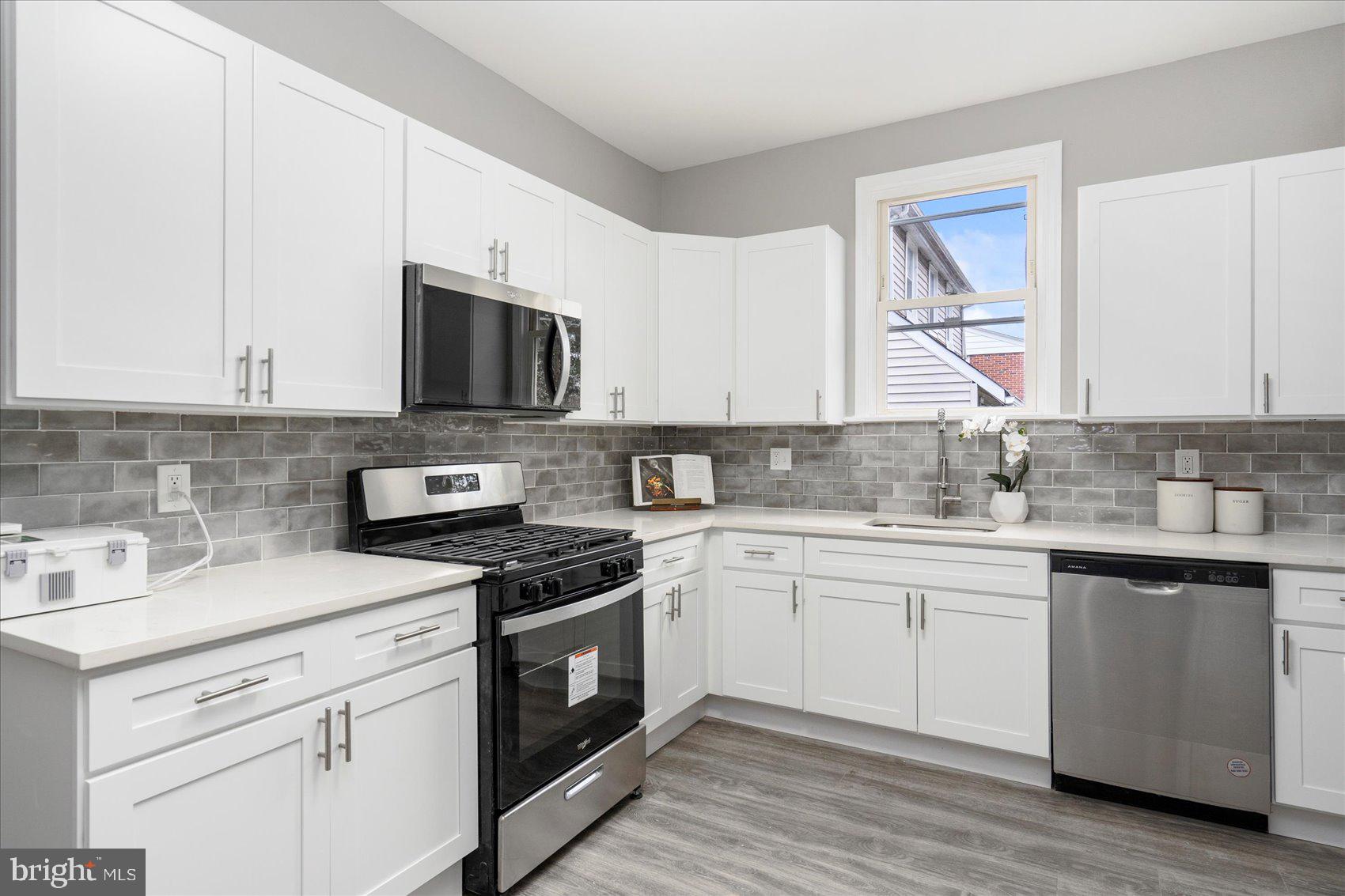 WINDSOR HILLS - Residential