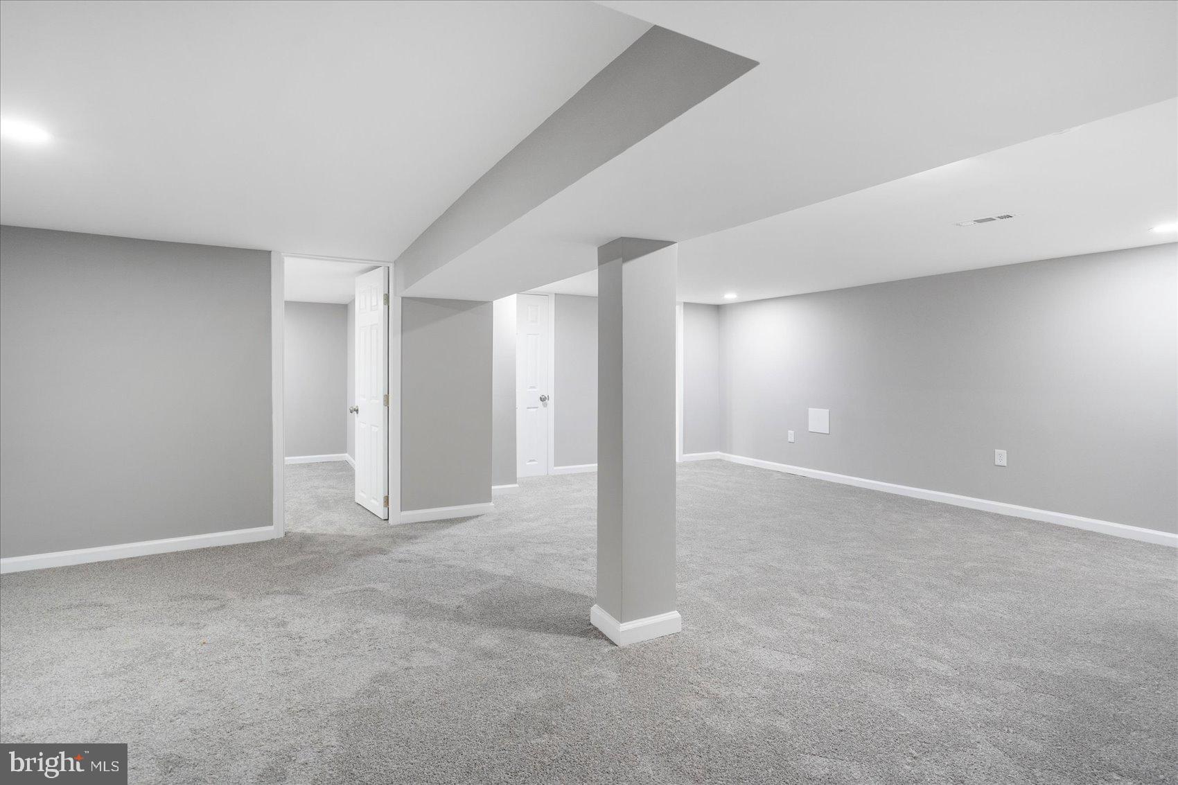 WINDSOR HILLS - Residential