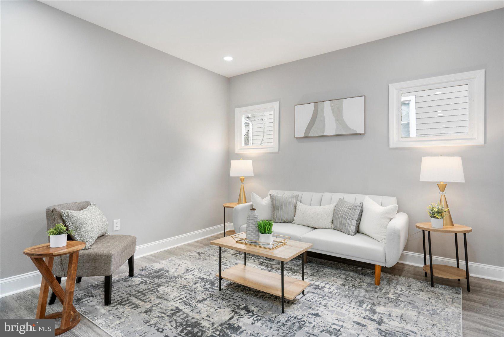 WINDSOR HILLS - Residential