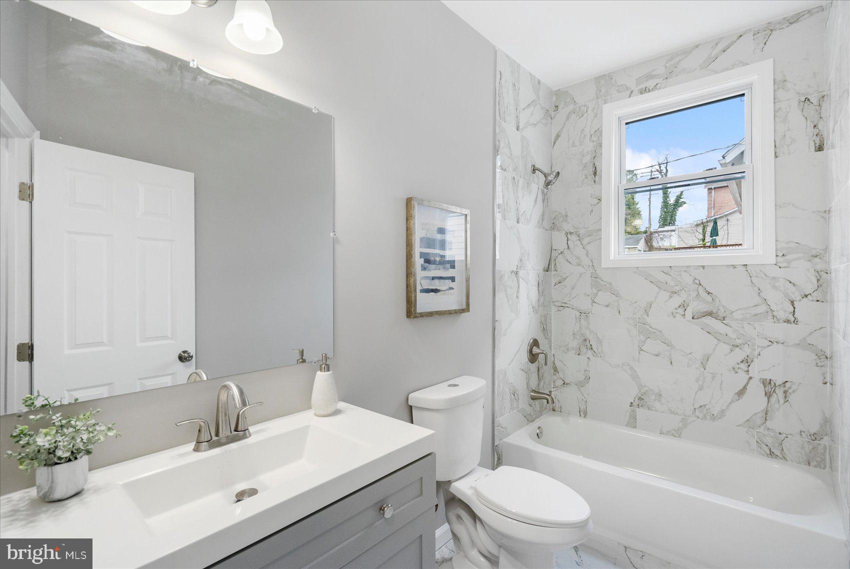 WINDSOR HILLS - Residential