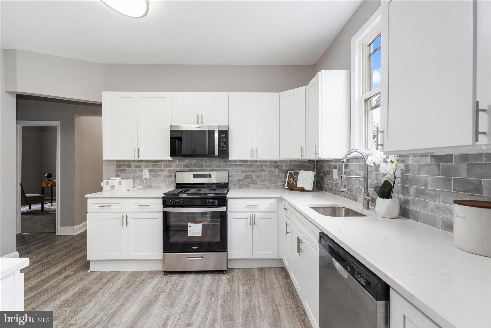 WINDSOR HILLS - Residential