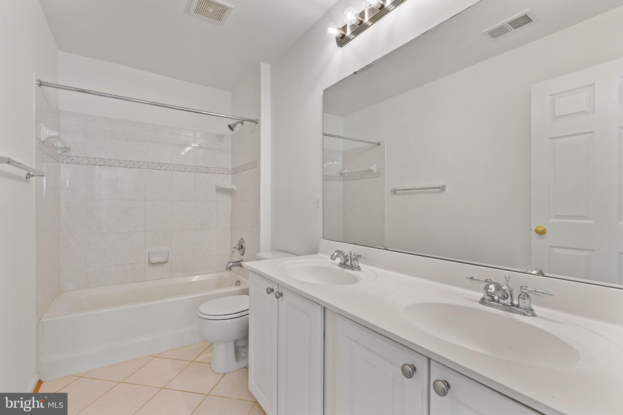 LORTON OVERLOOK - Residential Lease