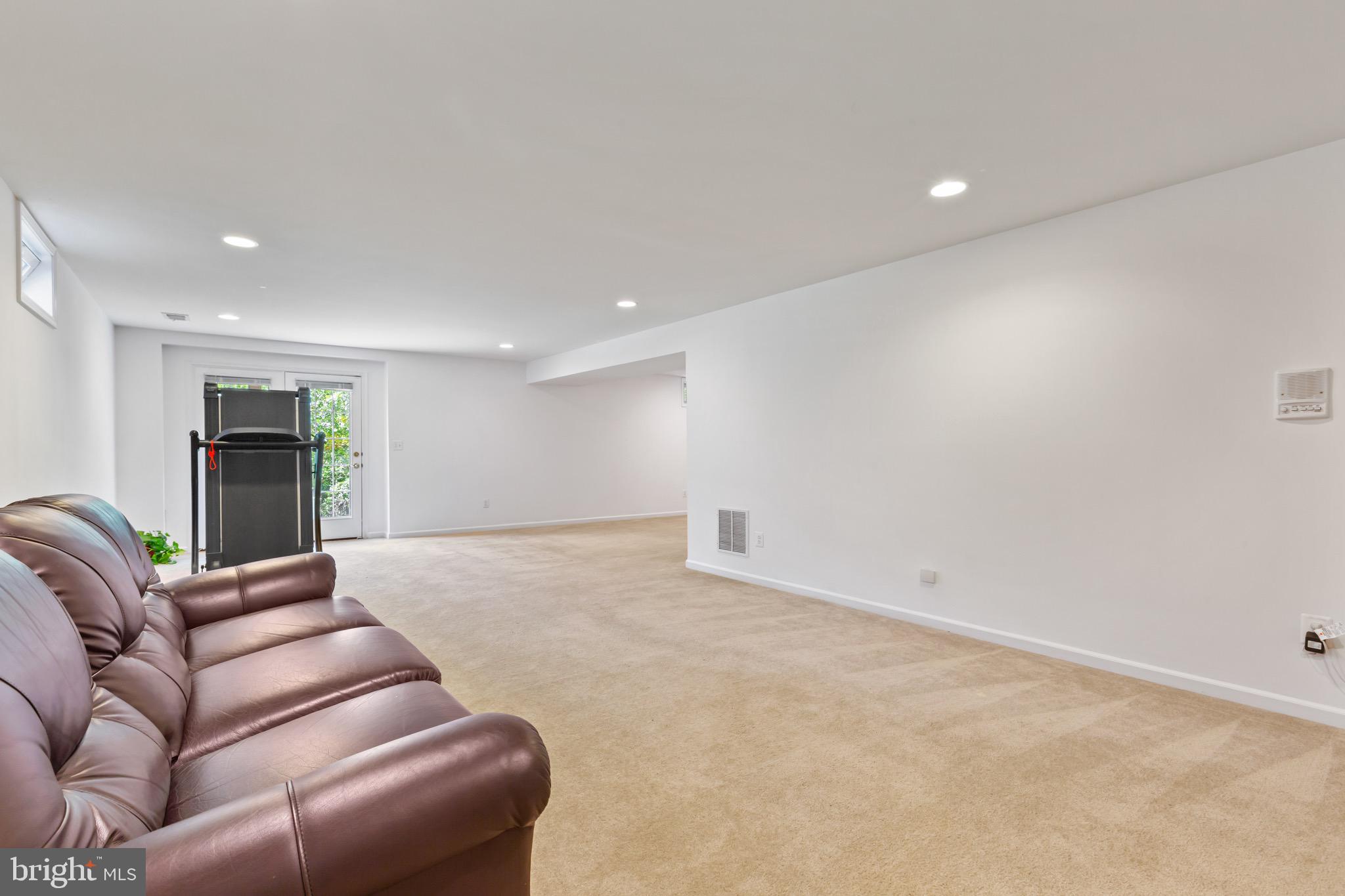 LORTON OVERLOOK - Residential Lease