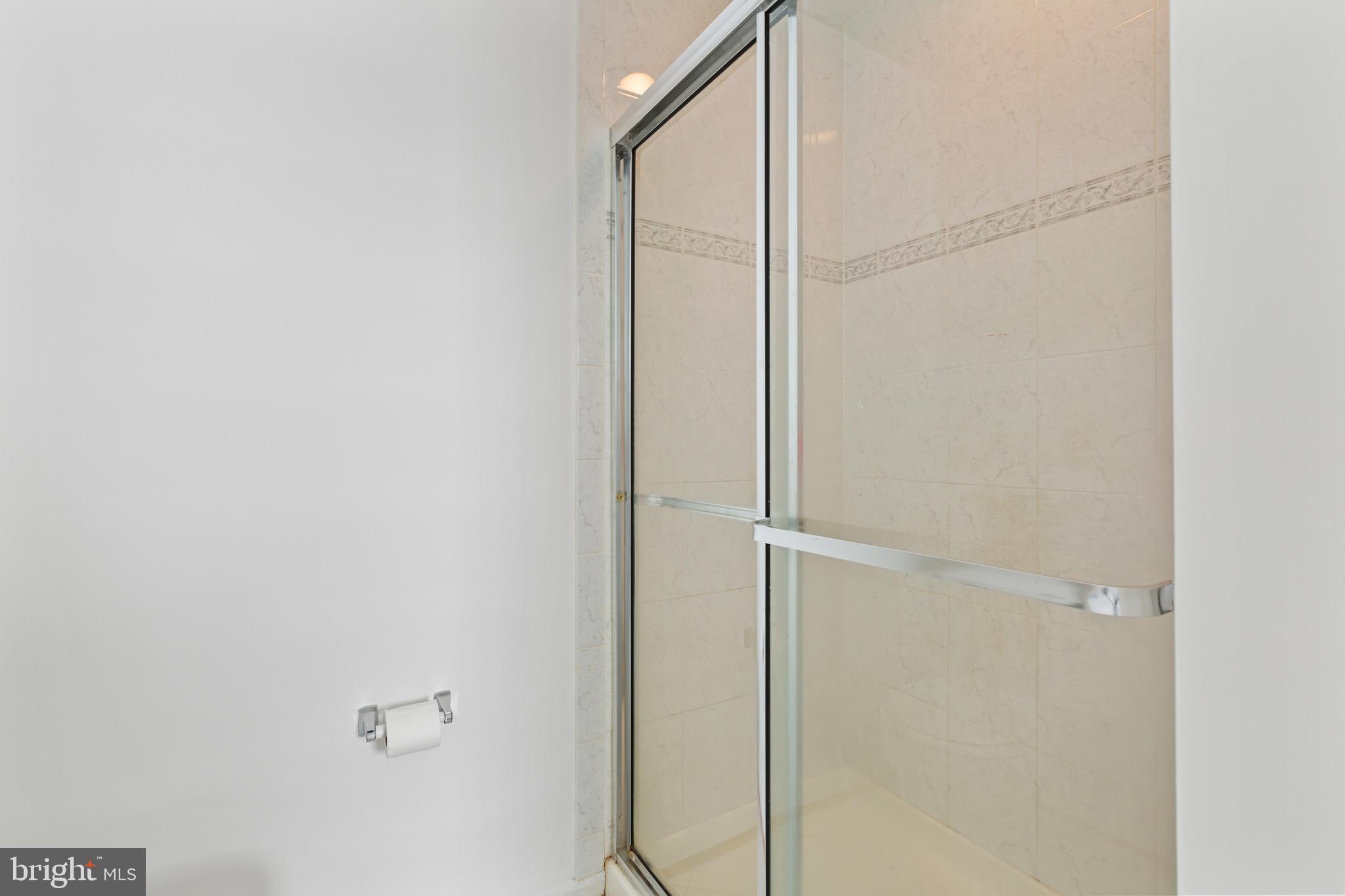 LORTON OVERLOOK - Residential Lease