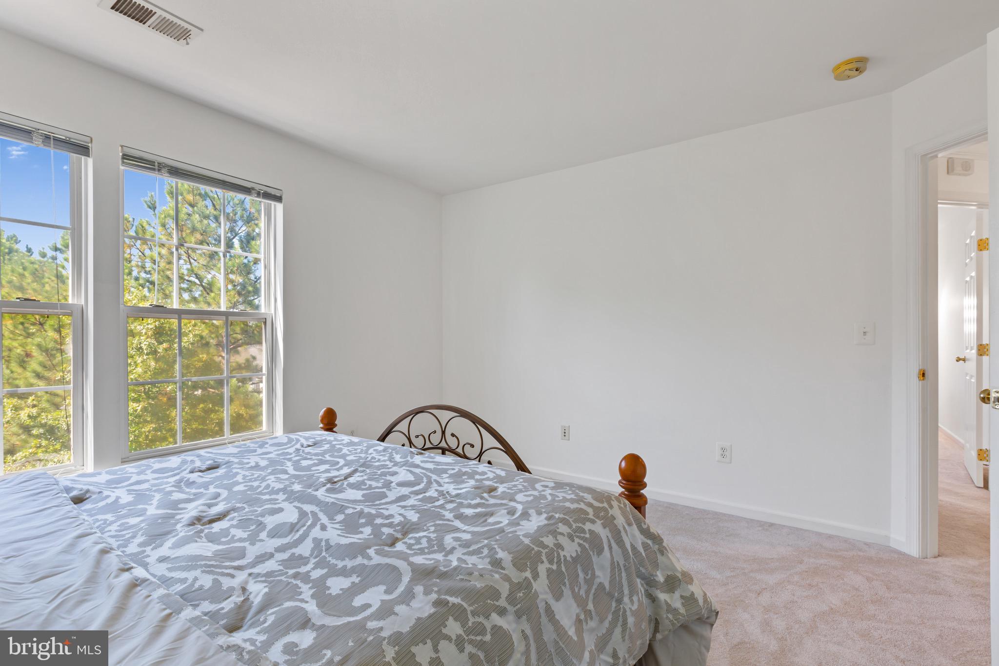 LORTON OVERLOOK - Residential Lease