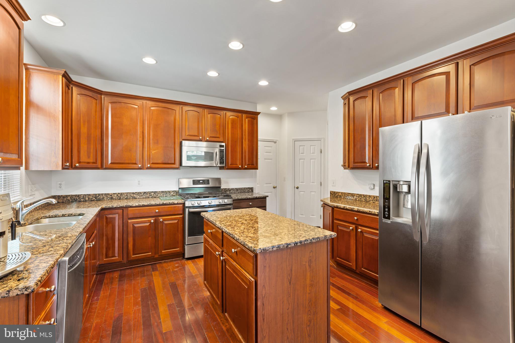 LORTON OVERLOOK - Residential Lease