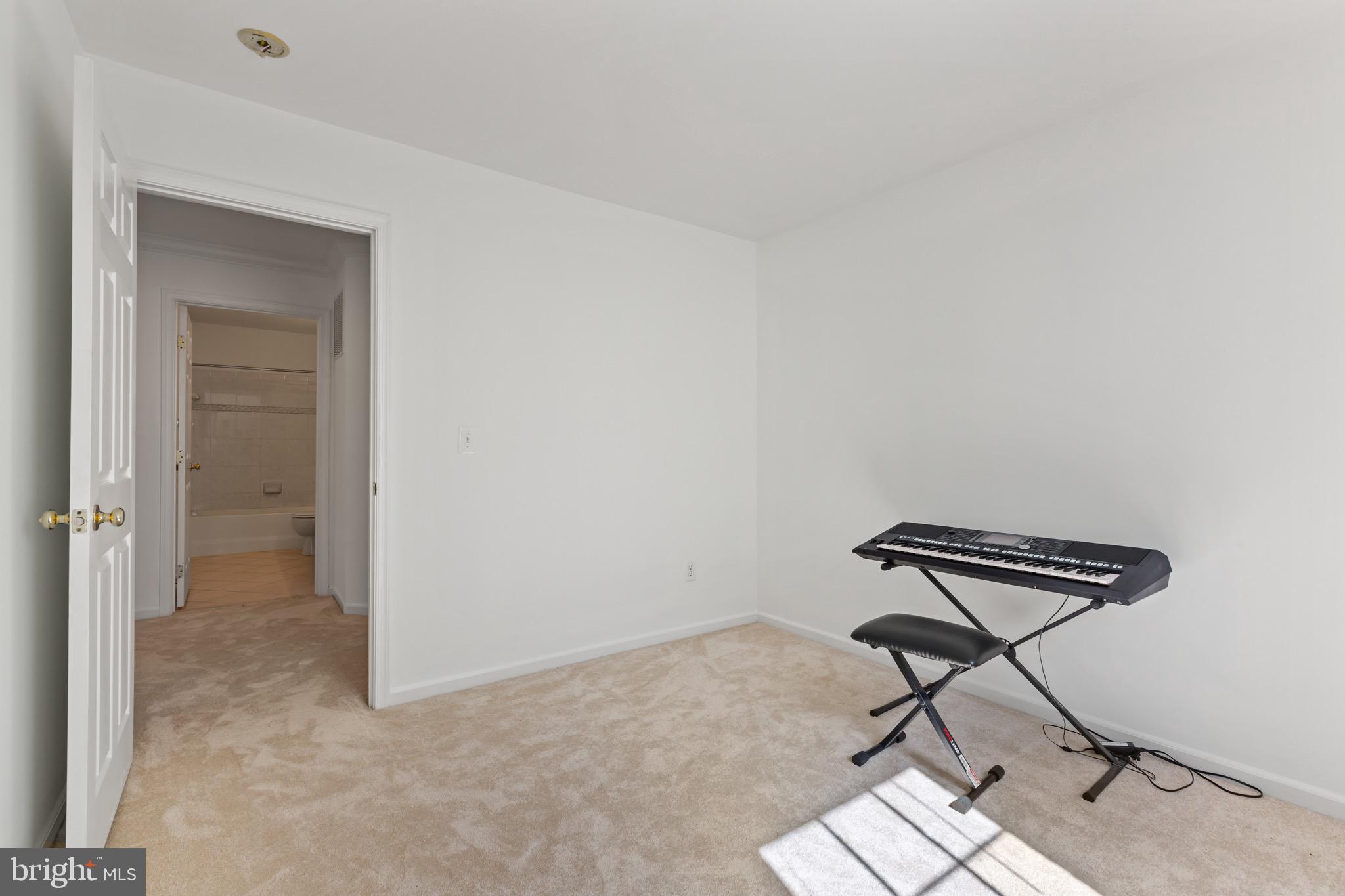 LORTON OVERLOOK - Residential Lease