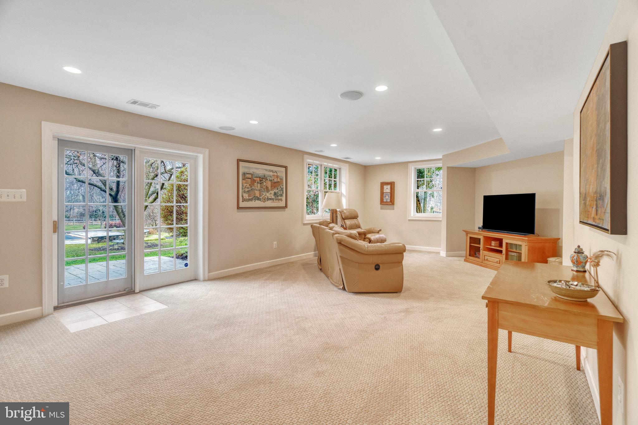 LAKE WINDERMERE - Residential