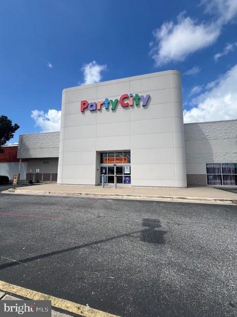 - Commercial Lease
