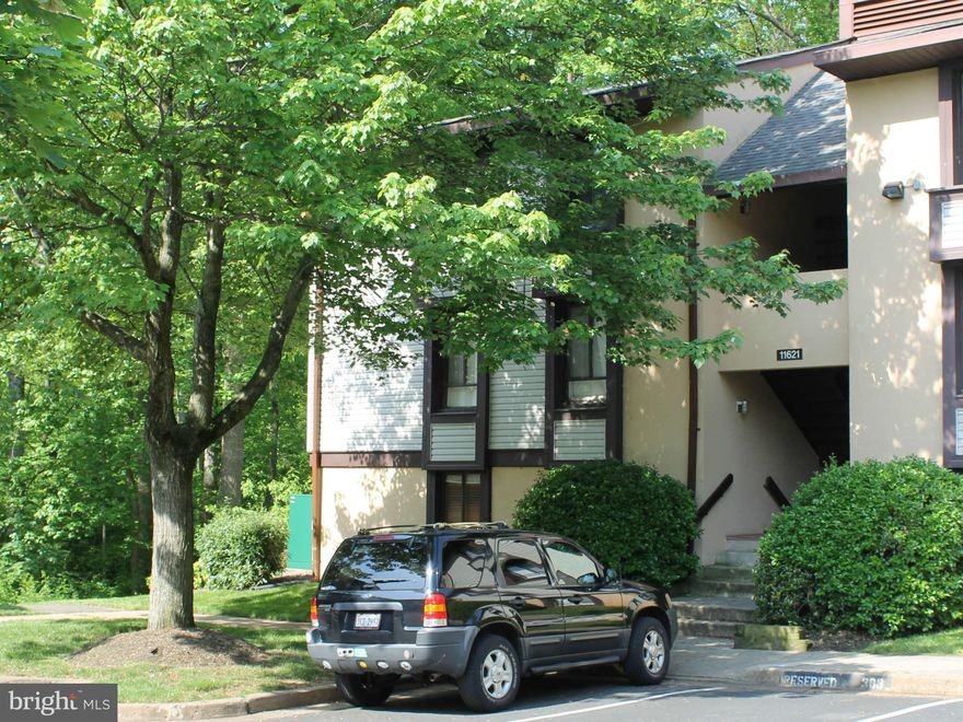 RENT INCLUDES ALL UTILITIES, CABLE & INTERNET. BEAUTIFUL 2ND LVL 3 BR 2 FB CONDO, UPDATED KITCHEN W/GRANITE COUNTERS, NEW CABINETS & ENERGY STAR SS APPLIANCES & TILE FLOORS. SPACIOUS FAMILY RM & DINING RM. PERGO FLRS THROUGH OUT. UPDATED BATHROOMS. NEW WASHER/DRYER, FRESH INTERIOR PAINT. BALCONY FACES WOODS. CLOSE TO RESTON TOWN CENTER & FUTURE METRO STATION. COMMUNITY AMENITIES & TRAILS.