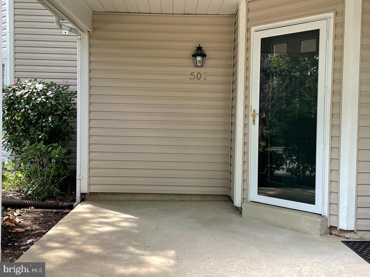 VILLAGE SHIRES - Residential Lease