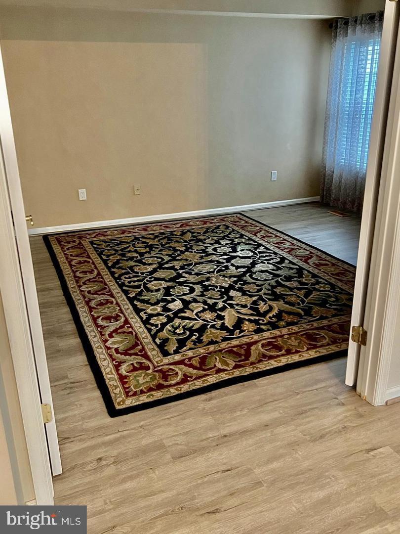 VILLAGE SHIRES - Residential Lease