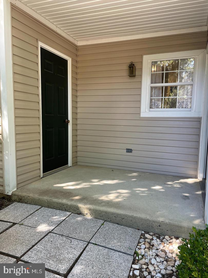 VILLAGE SHIRES - Residential Lease