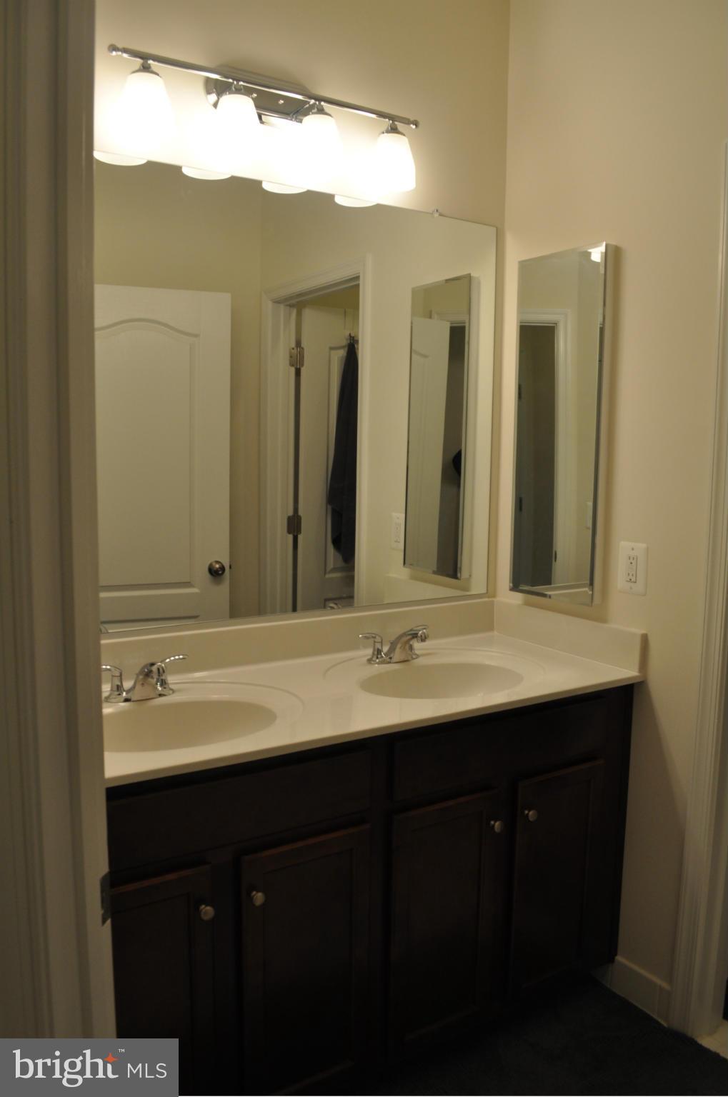 BRAMBLETON LANDBAY 3 - Residential Lease