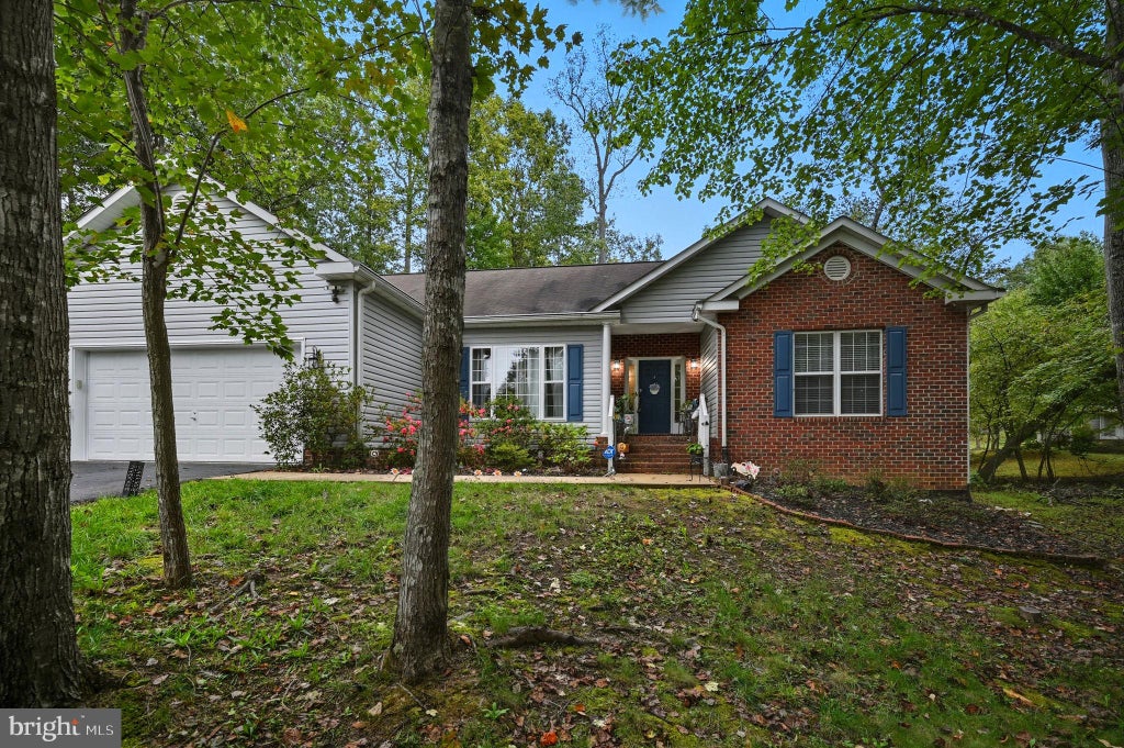 Photo of 115 Ashlawn Court, LOCUST GROVE, VA 22508 (MLS # VAOR2014754)