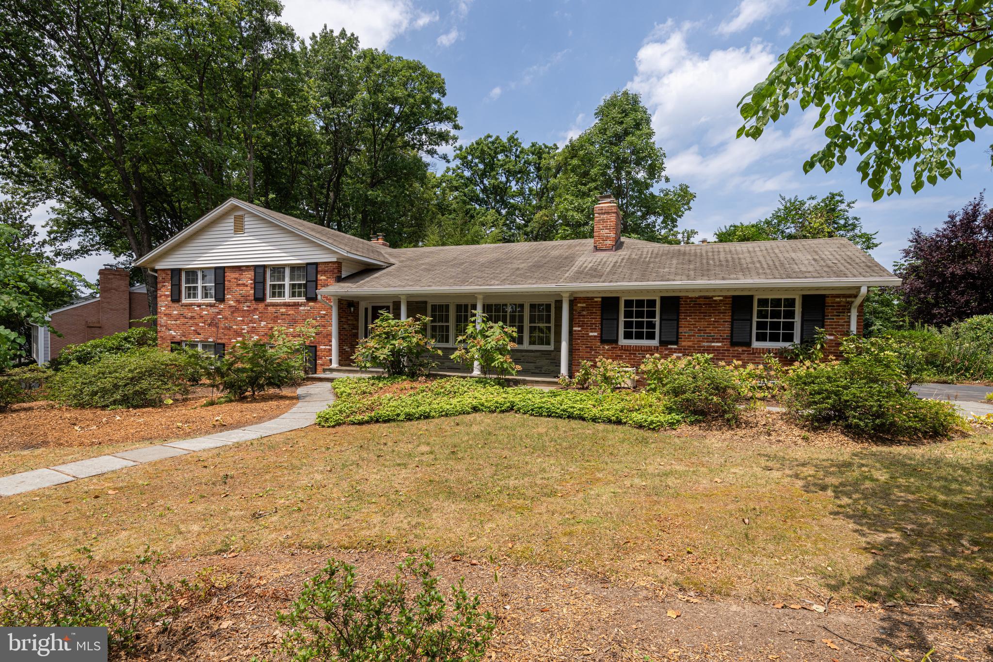 MC LEAN HAMLET - Residential Lease