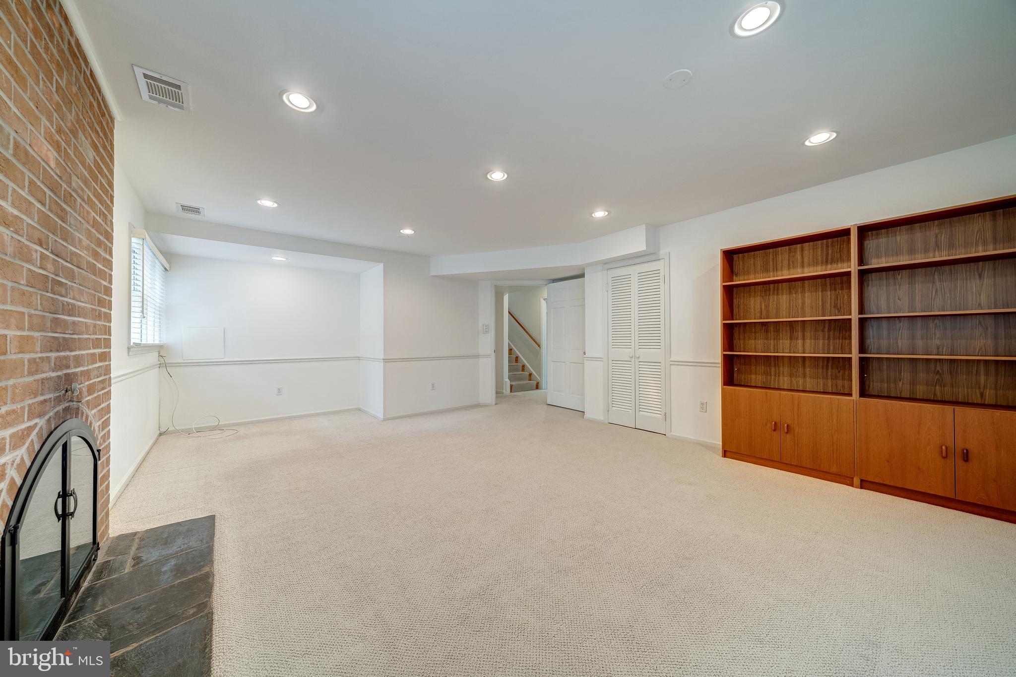 MC LEAN HAMLET - Residential Lease