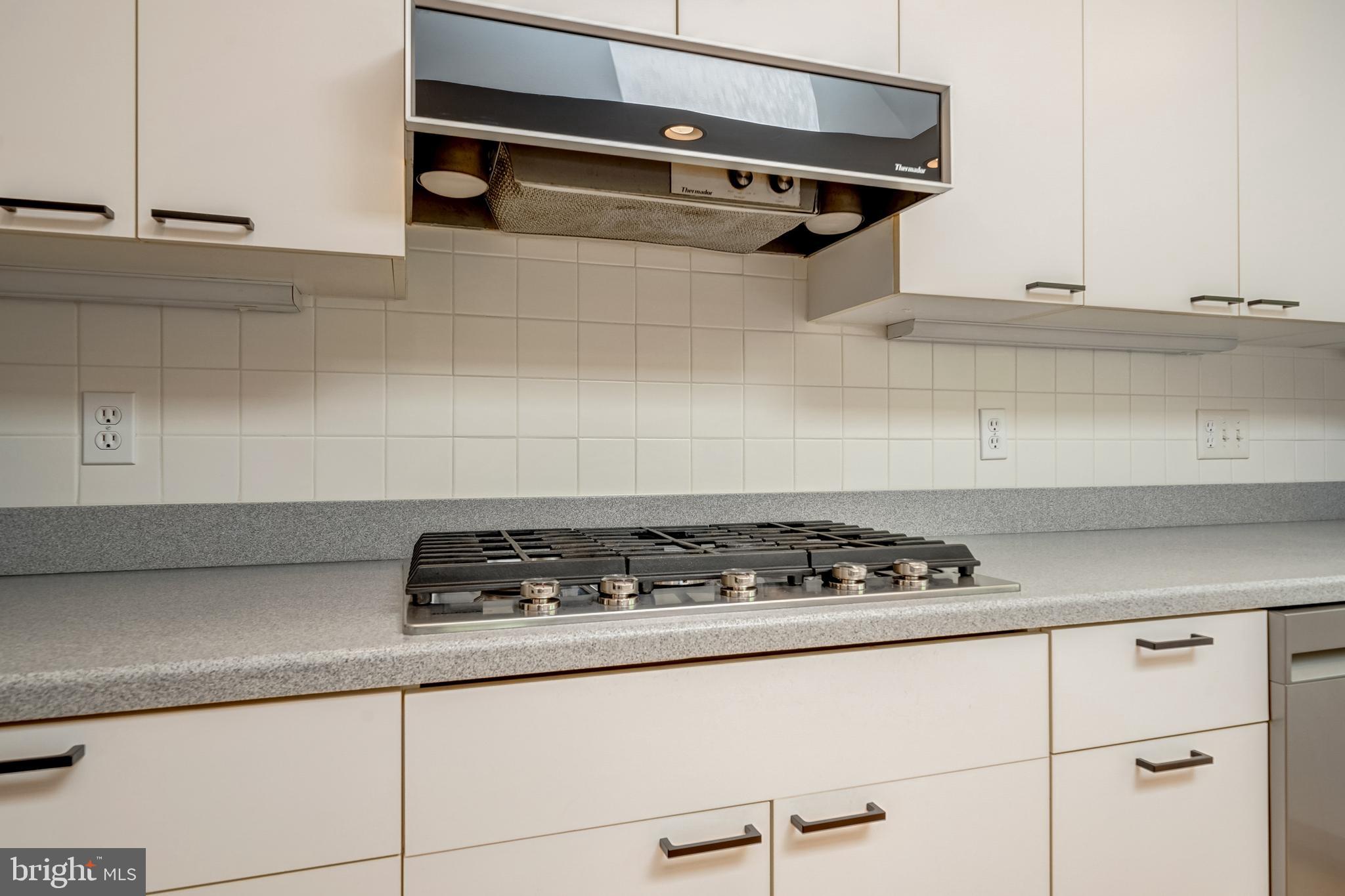 MC LEAN HAMLET - Residential Lease