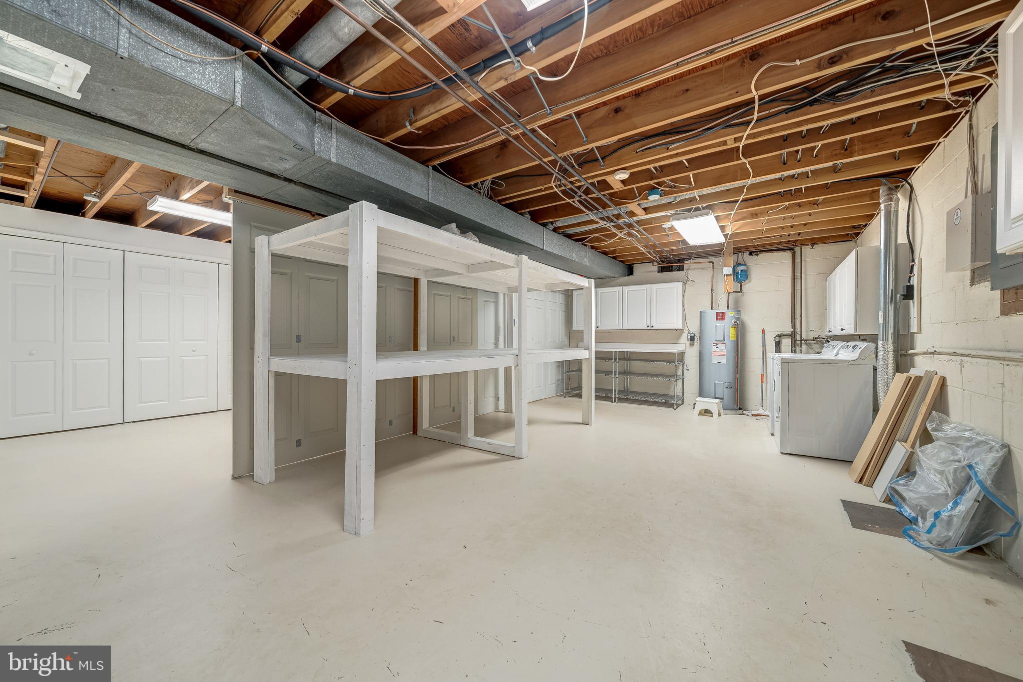 MC LEAN HAMLET - Residential Lease