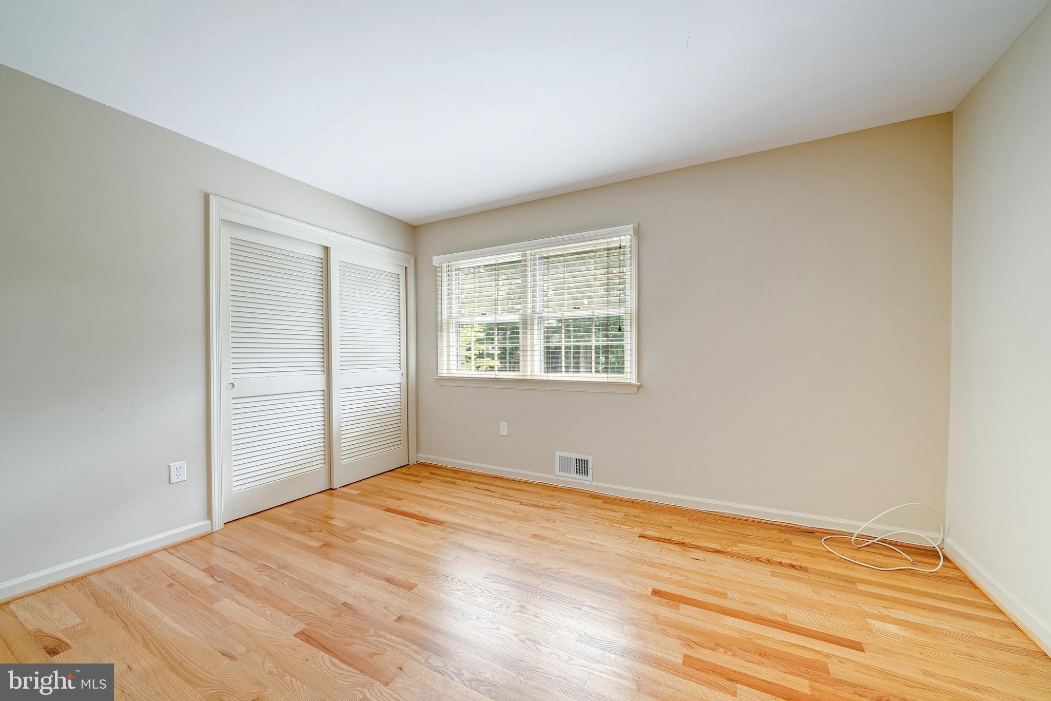 MC LEAN HAMLET - Residential Lease