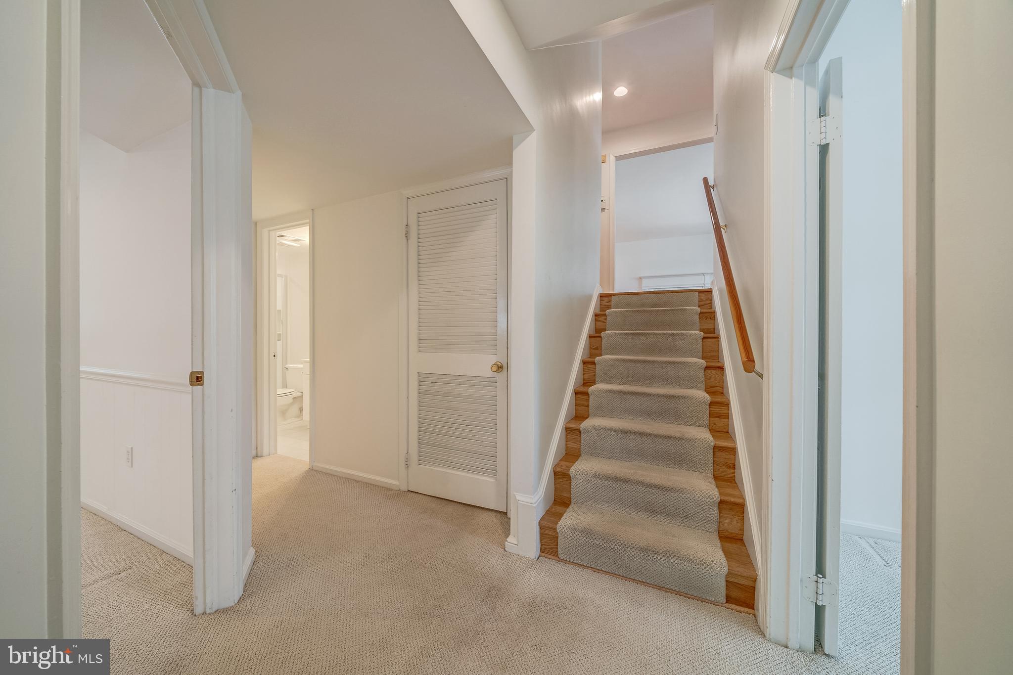 MC LEAN HAMLET - Residential Lease