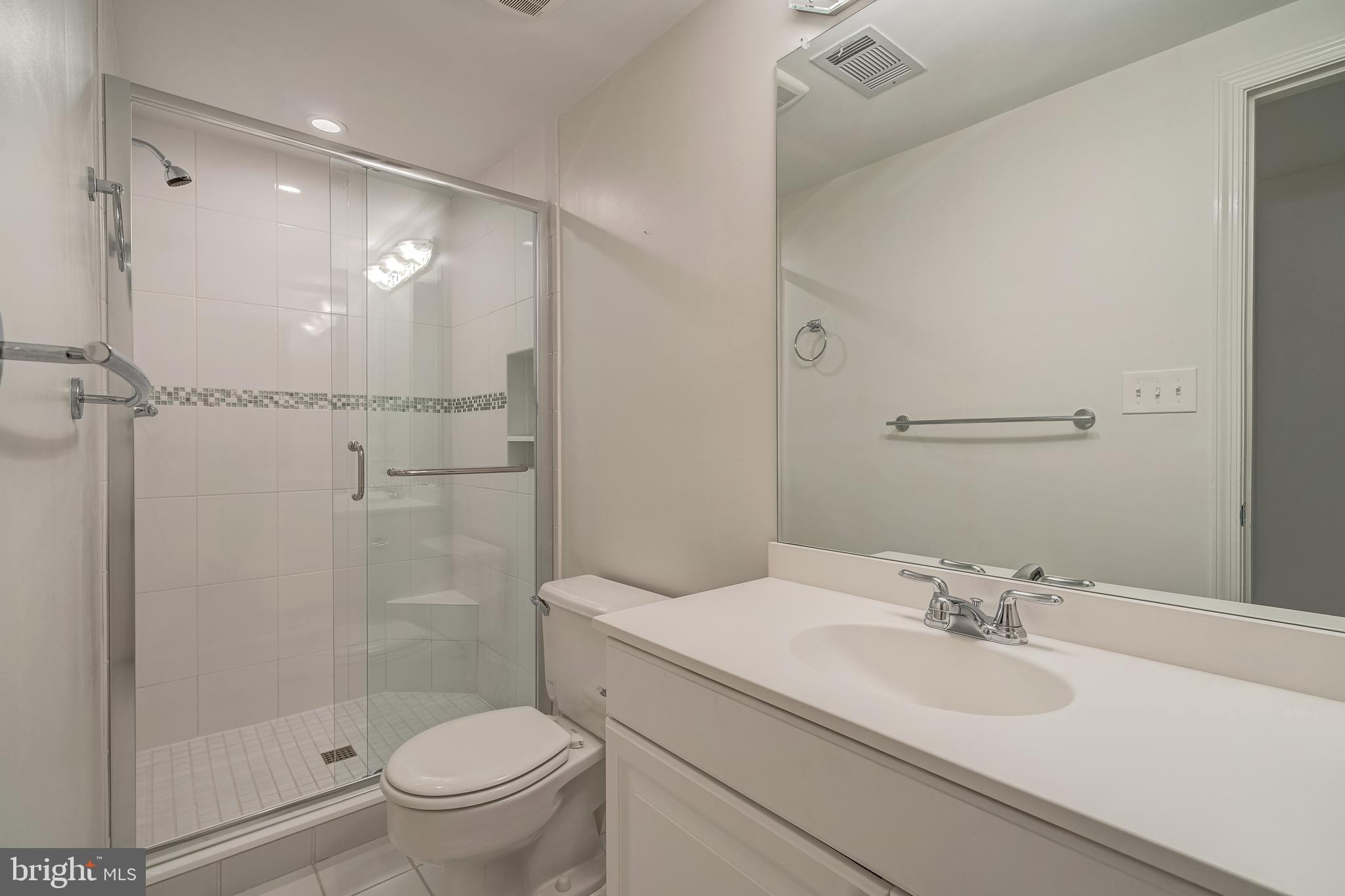 MC LEAN HAMLET - Residential Lease